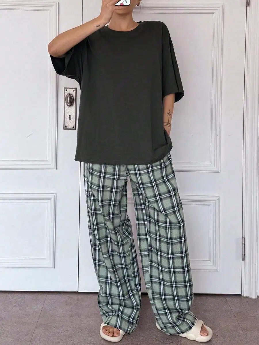 Casual Loose Top And Plaid Pants Home Outfit Pajama Set
Casual Loose Top And Plaid Pants Home Outfit Pajama Set