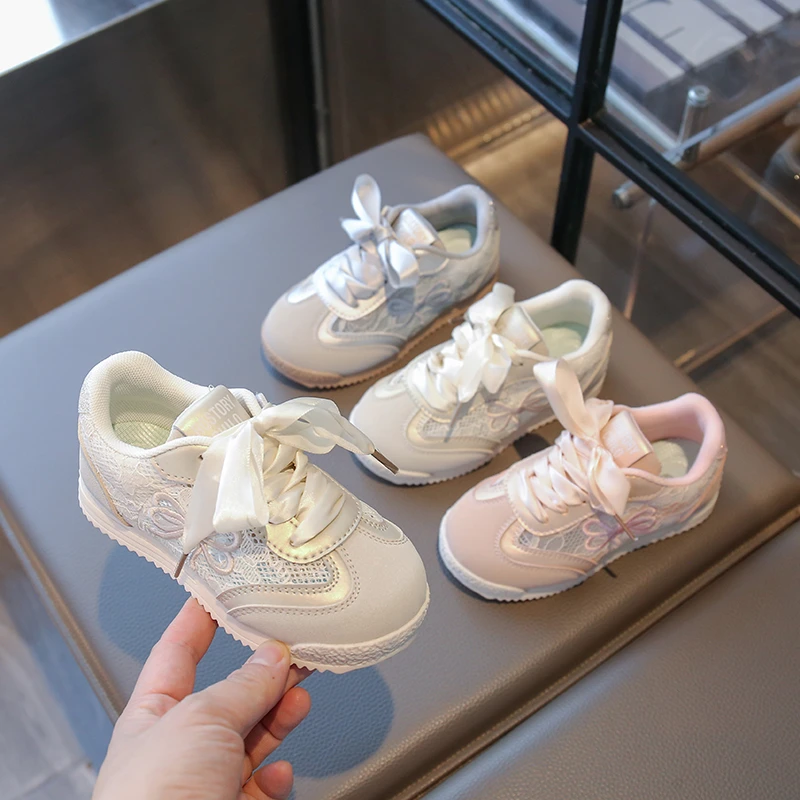 Spring Autumn Kids' Sneakers New Lace Bow Girls Embroidered Princess Shoes Mesh Breathable Non-slip Children School Sports Shoes
Spring Autumn Kids' Sneakers New Lace Bow Girls Embroidered Princess Shoes Mesh Breathable Non-slip Children School Sports Shoes