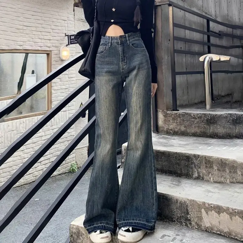 Spring Retro Straight Tube High Waist Micro Flared Jeans for Women Slim Fit and Slimming Flared Pants Temperament Denim Trousers
Spring Retro Straight Tube High Waist Micro Flared Jeans for Women Slim Fit and Slimming Flared Pants Temperament Denim Trousers