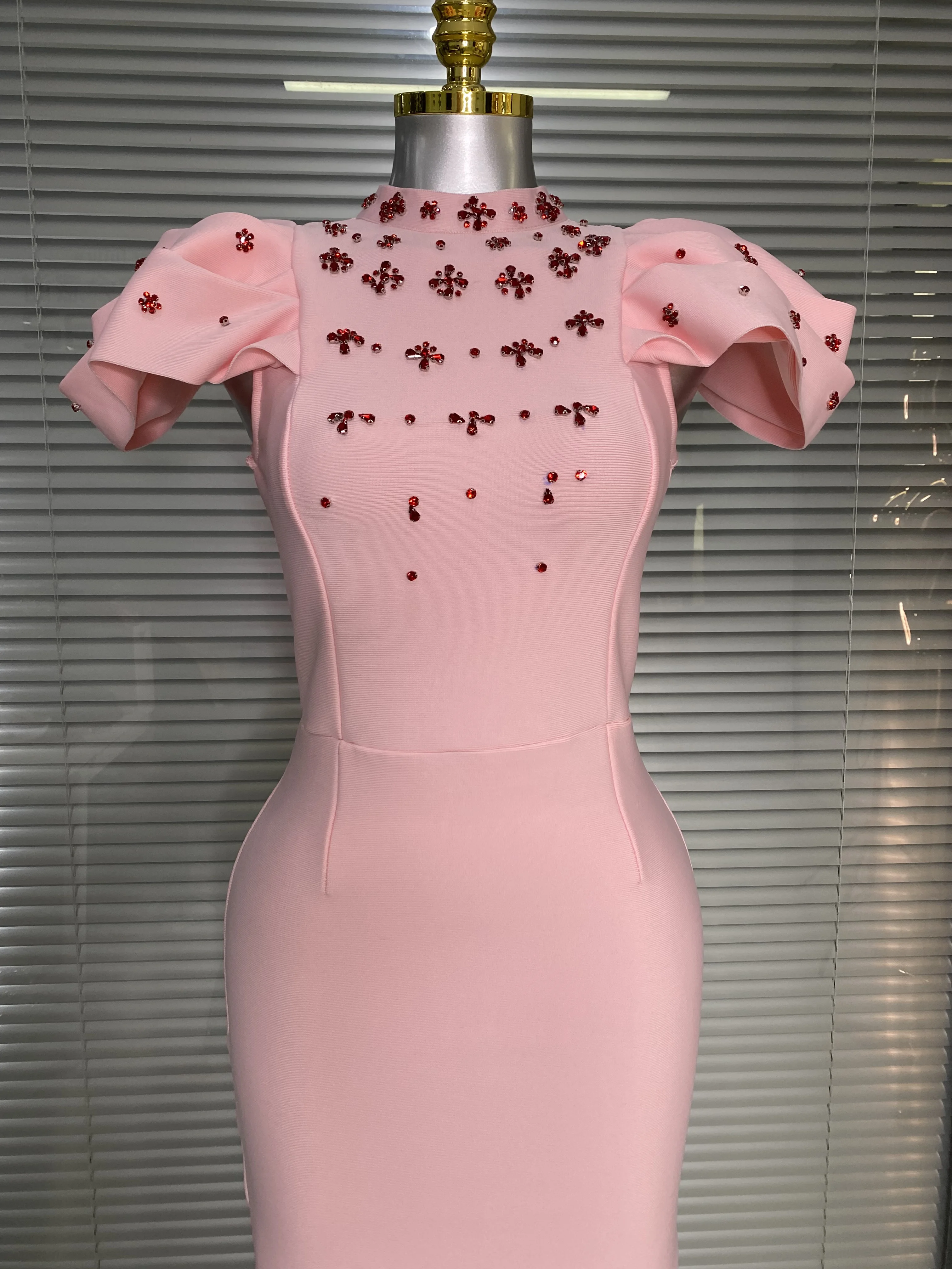 Luxury Women Diamonds Sexy Pure Color Maxi Bodycon Elegant Bandage Celebrity Birthday Dress Party Outfit Prom Gowns Vestidos
Luxury Women Diamonds Sexy Pure Color Maxi Bodycon Elegant Bandage Celebrity Birthday Dress Party Outfit Prom Gowns Vestidos