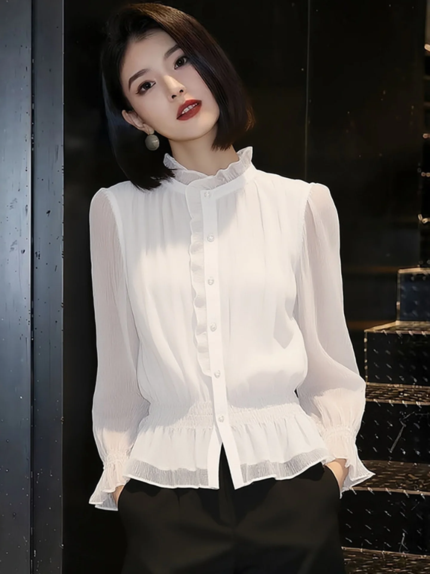 Элегантная женская деловая рубашка с длинным рукавом на одной пуговице, прямого кроя, в корейском стиле, весенняя коллекция
Элегантная женская деловая рубашка с длинным рукавом на одной пуговице, прямого кроя, в корейском стиле, весенняя коллекция