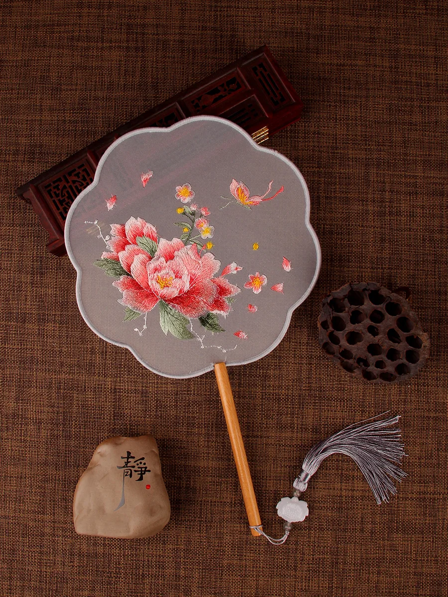 Double-Sided Embroidered round Classical Court Dance Chinese Sle New round Silk Fan Traditional Hanfu Accory Summer Sle
Double-Sided Embroidered round Classical Court Dance Chinese Sle New round Silk Fan Traditional Hanfu Accory Summer Sle