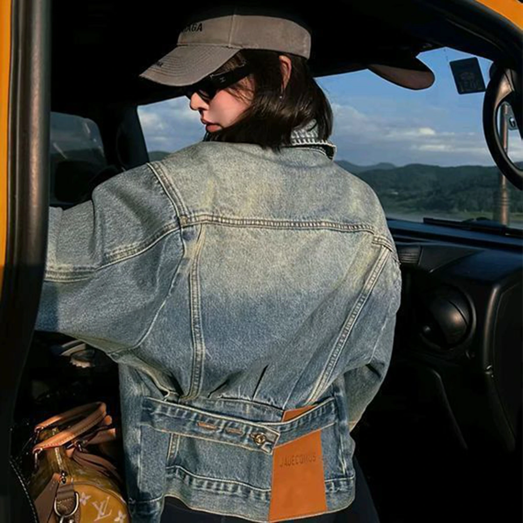 Large Retro Denim Short Jacket For Women In Spring And Autumn 2025, Fashionable And Versatile Loose Jacket Top
Large Retro Denim Short Jacket For Women In Spring And Autumn 2025, Fashionable And Versatile Loose Jacket Top