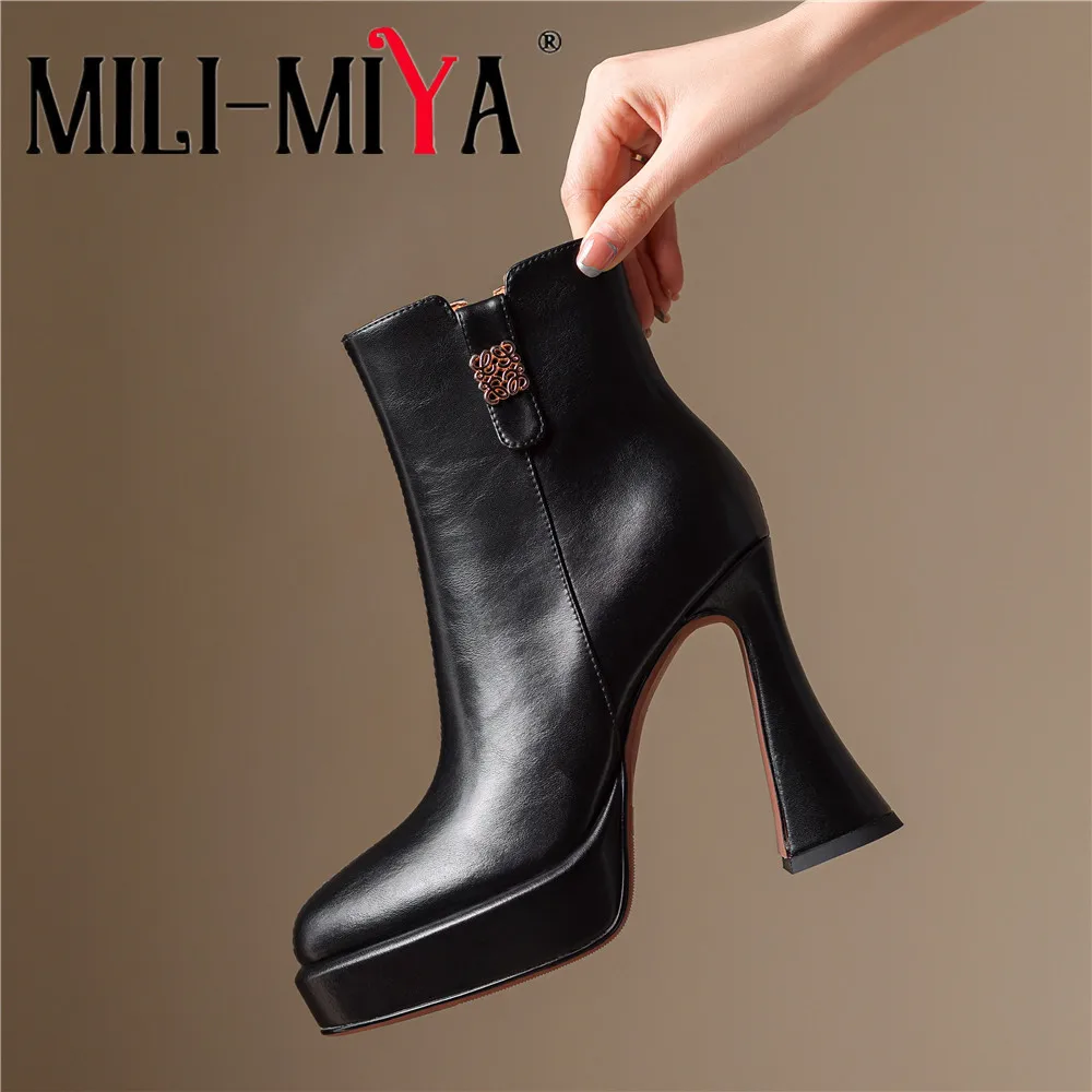 MILI-MIYA Ladies' New Arrival Minimalist Solid-Colour Round-Toe Calfskin Ankle Boots With Extra-High Chunky Heels - Plus Size
MILI-MIYA Ladies' New Arrival Minimalist Solid-Colour Round-Toe Calfskin Ankle Boots With Extra-High Chunky Heels - Plus Size