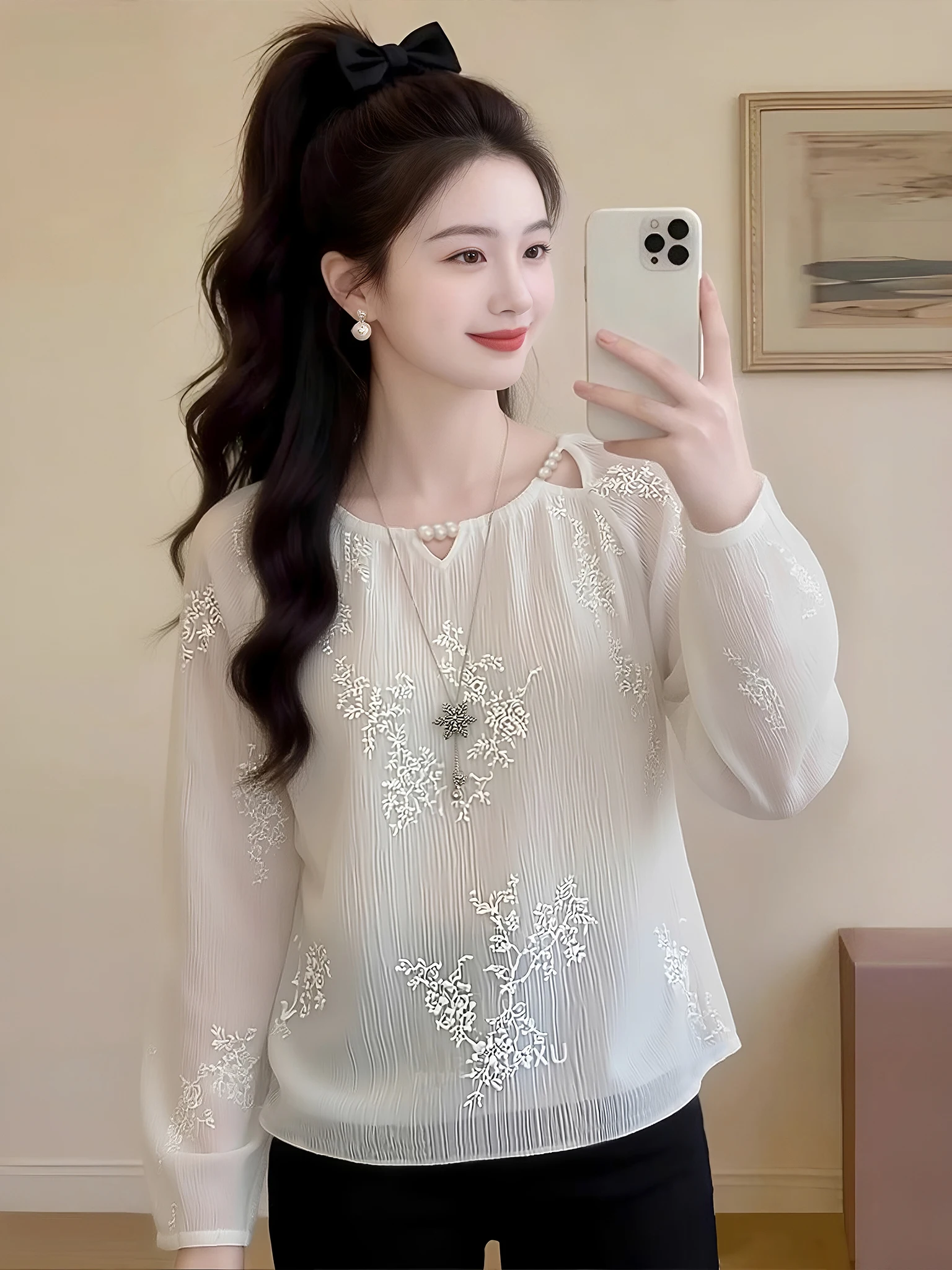 Элегантная ажурная блузка с длинным рукавом и бисером, женская модная внутренняя одежда, уникальный стильный топ в корейском стиле, для повседневной носки, белый цвет
Элегантная ажурная блузка с длинным рукавом и бисером, женская модная внутренняя одежда, уникальный стильный топ в корейском стиле, для повседневной носки, белый цвет