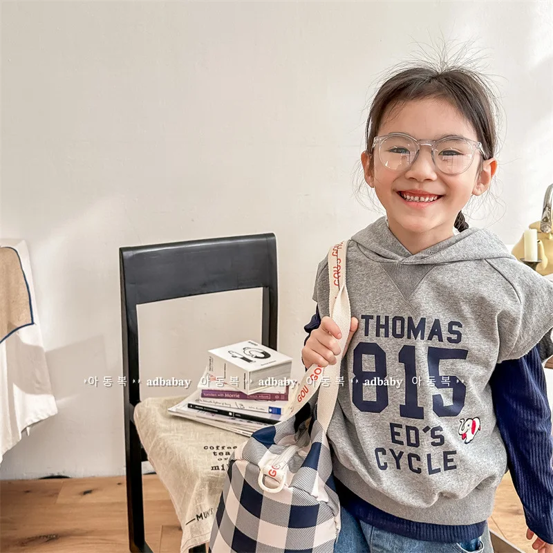 2024 Spring Fashion Children Sleeveless Hoodie Sweatshirt Cotton Baby Girl Letter Print Vest Kids Boys Casual Tops Baby Clothes
2024 Spring Fashion Children Sleeveless Hoodie Sweatshirt Cotton Baby Girl Letter Print Vest Kids Boys Casual Tops Baby Clothes