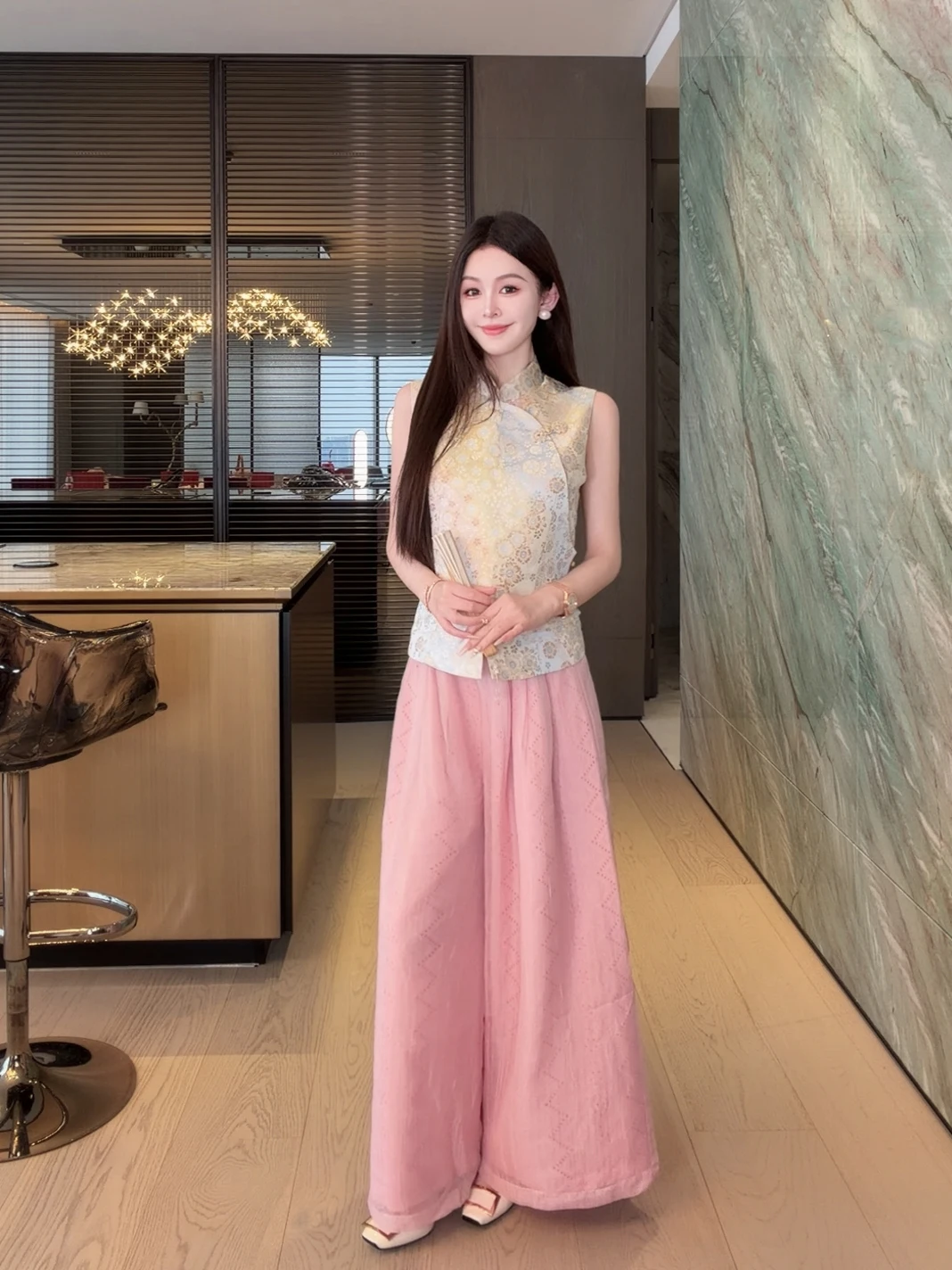 Женские брюки XiaoXiao Yu Lazy Feel: широкие, повседневные, с гладкой драпировкой, универсальные, весенняя новинка 2026, в китайском стиле Ханьфу
Женские брюки XiaoXiao Yu Lazy Feel: широкие, повседневные, с гладкой драпировкой, универсальные, весенняя новинка 2026, в китайском стиле Ханьфу