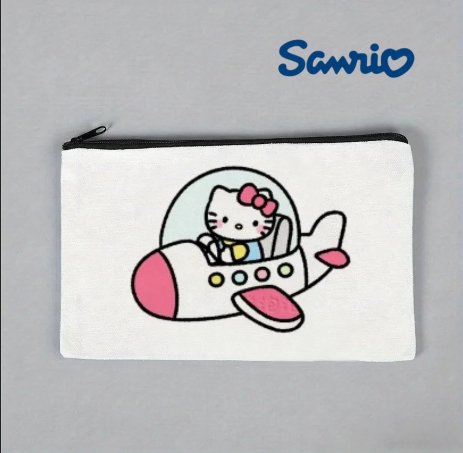 1 шт. Милая косметичка Hello Kitty «Приключения в самолете» из двустороннего холста, портативная дорожная сумка на молнии
1 шт. Милая косметичка Hello Kitty «Приключения в самолете» из двустороннего холста, портативная дорожная сумка на молнии