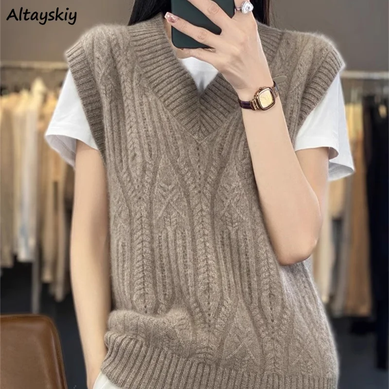 V-neck Sweater Vest Women Loose Outwear Knitted Temper Fluffy Жилеты Женские Теплие Winter Tender All-match Simple Korean Style
V-neck Sweater Vest Women Loose Outwear Knitted Temper Fluffy Жилеты Женские Теплие Winter Tender All-match Simple Korean Style