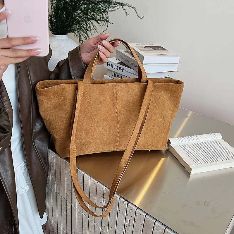 Large Capacity Tote Women Bag Retro Faux Suede Shoulder Bag Quitting Designer Bags for Women Handbag Commuting Shopper Purses
Large Capacity Tote Women Bag Retro Faux Suede Shoulder Bag Quitting Designer Bags for Women Handbag Commuting Shopper Purses