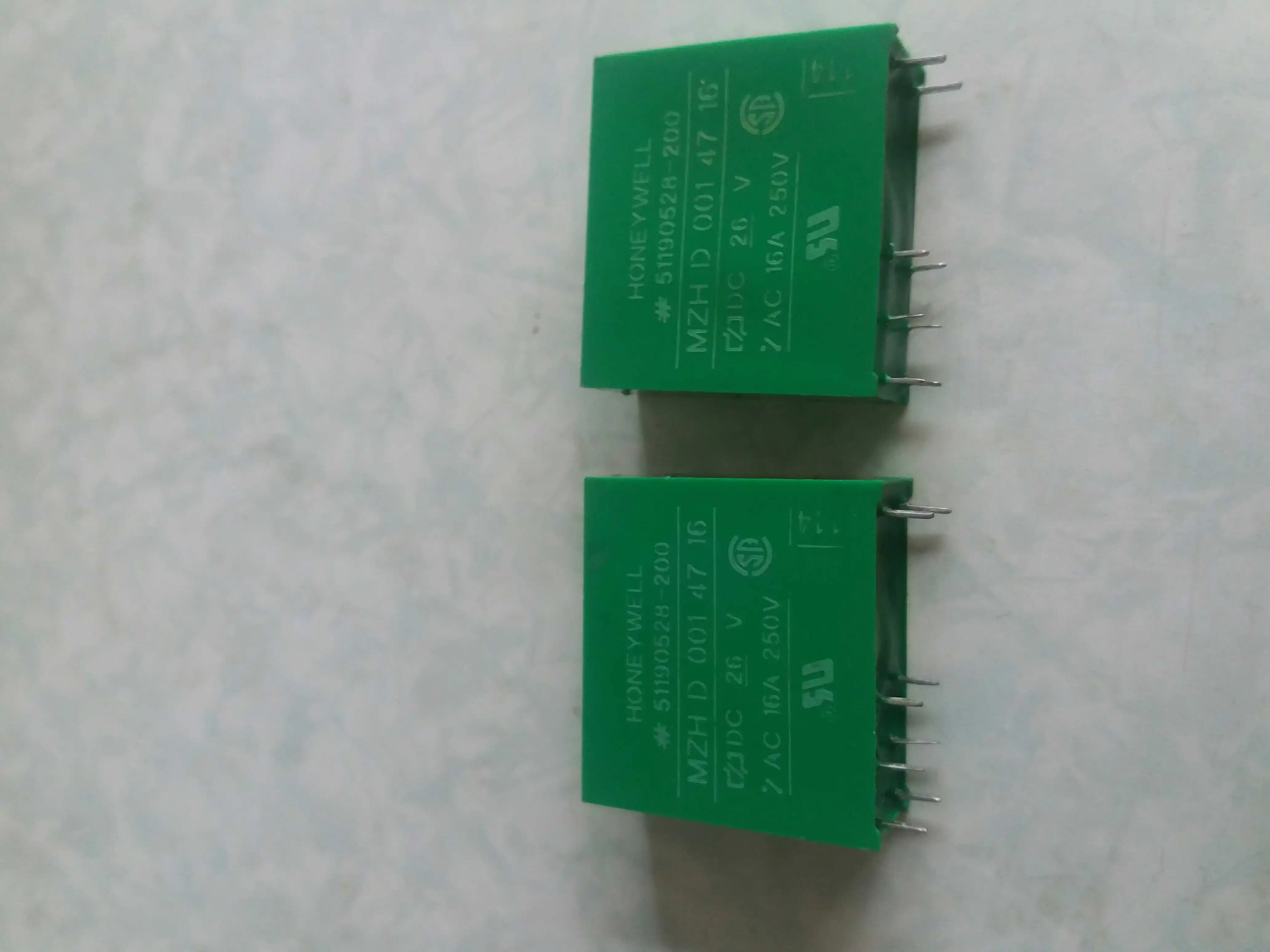 FEMEMZHD0014716 -26VDC MZH D 001 47 16 26VDC,16A-250V 10PCS
FEMEMZHD0014716 -26VDC MZH D 001 47 16 26VDC,16A-250V 10PCS