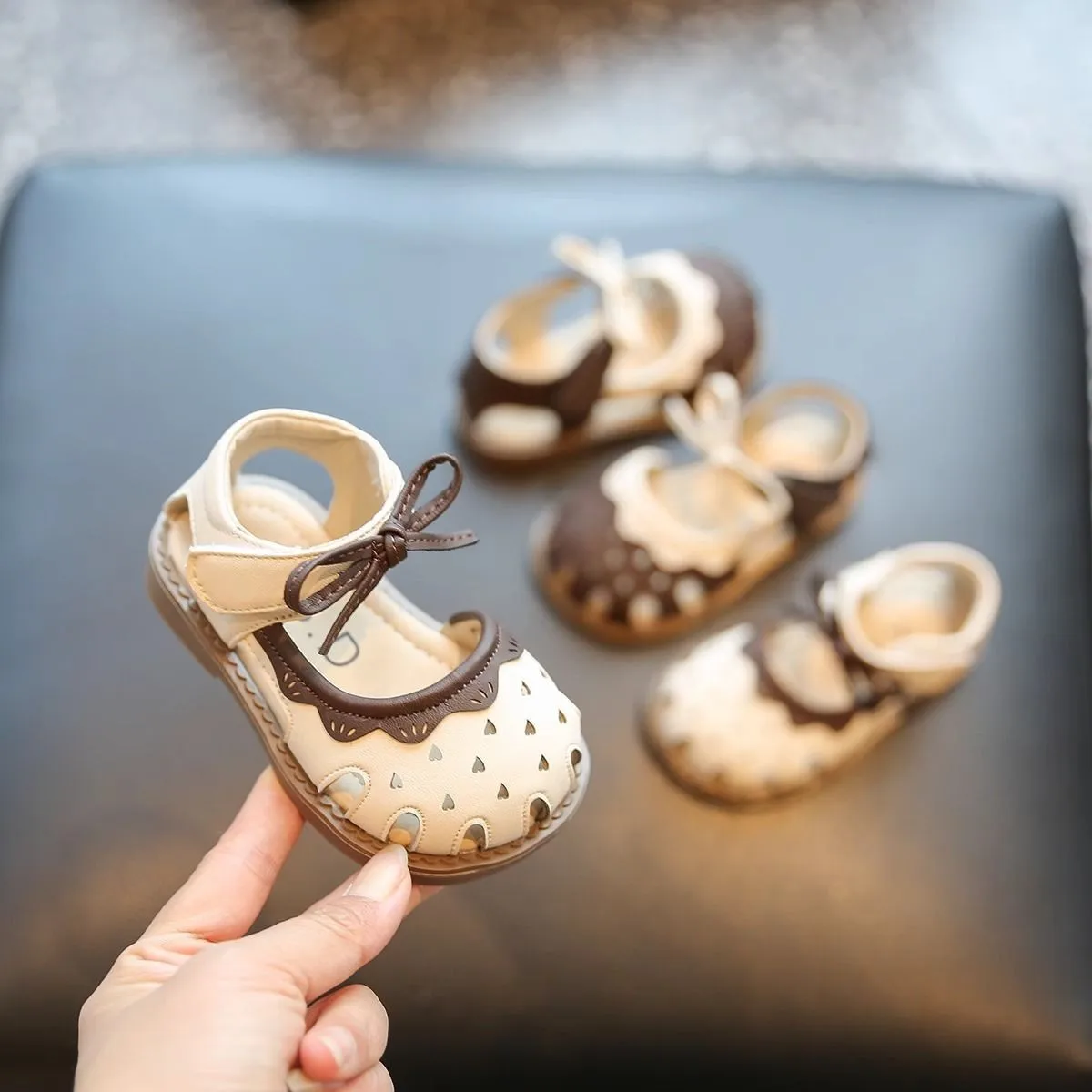 Bow PVC Baby Girls Summer Shoes Princess Hook Loop Sandals for Kids Waterproof Anti Slip Toddler Children Beach Sandals
Bow PVC Baby Girls Summer Shoes Princess Hook Loop Sandals for Kids Waterproof Anti Slip Toddler Children Beach Sandals