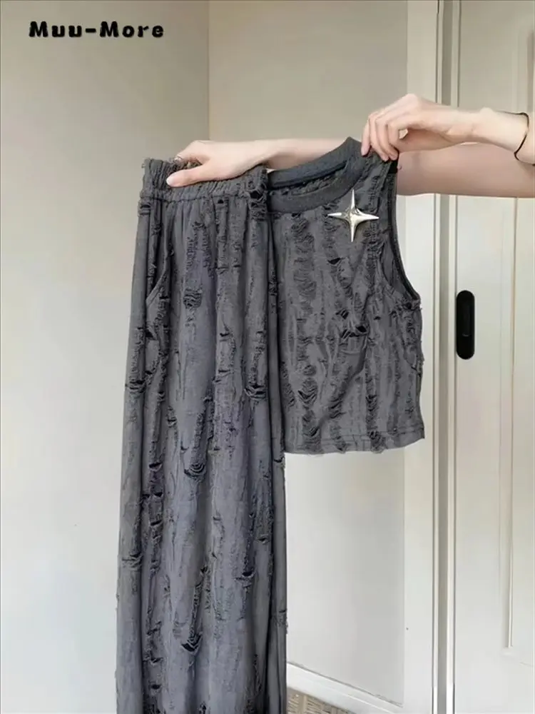Korean Fashion Casual Solid Color Two-piece Set Women Autumn Sleeveless Vest Top + Loose Trousers Sets Hotsweet Pants Suits
Korean Fashion Casual Solid Color Two-piece Set Women Autumn Sleeveless Vest Top + Loose Trousers Sets Hotsweet Pants Suits