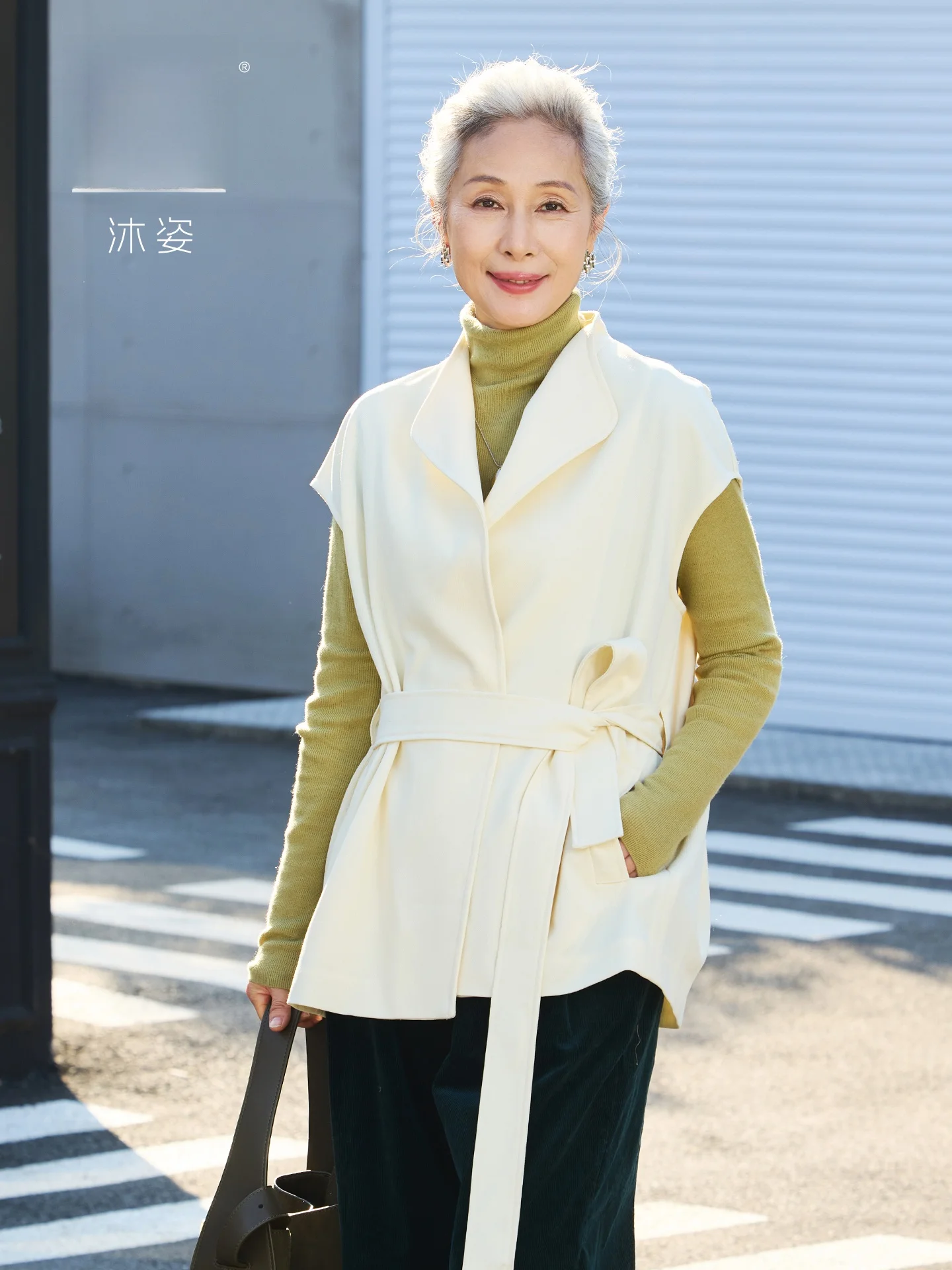 Muzhi Midlife Women's Fashion Vest Top Belted Outerwear Jacket Spring Autumn Style Loose Fit Standard Size Polyester Fiber
Muzhi Midlife Women's Fashion Vest Top Belted Outerwear Jacket Spring Autumn Style Loose Fit Standard Size Polyester Fiber