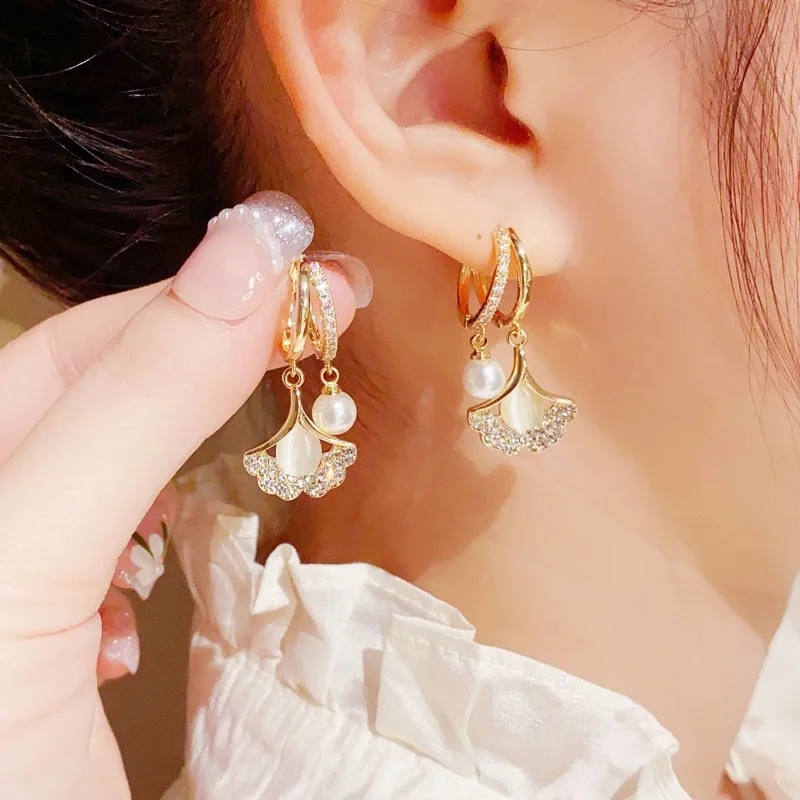 Needle Korean Fashion Crystal Ginkgo Leaf Earrings For Women Jewelry 2025 Trending Luxury Pearl Opal Drop Earrings
Needle Korean Fashion Crystal Ginkgo Leaf Earrings For Women Jewelry 2025 Trending Luxury Pearl Opal Drop Earrings