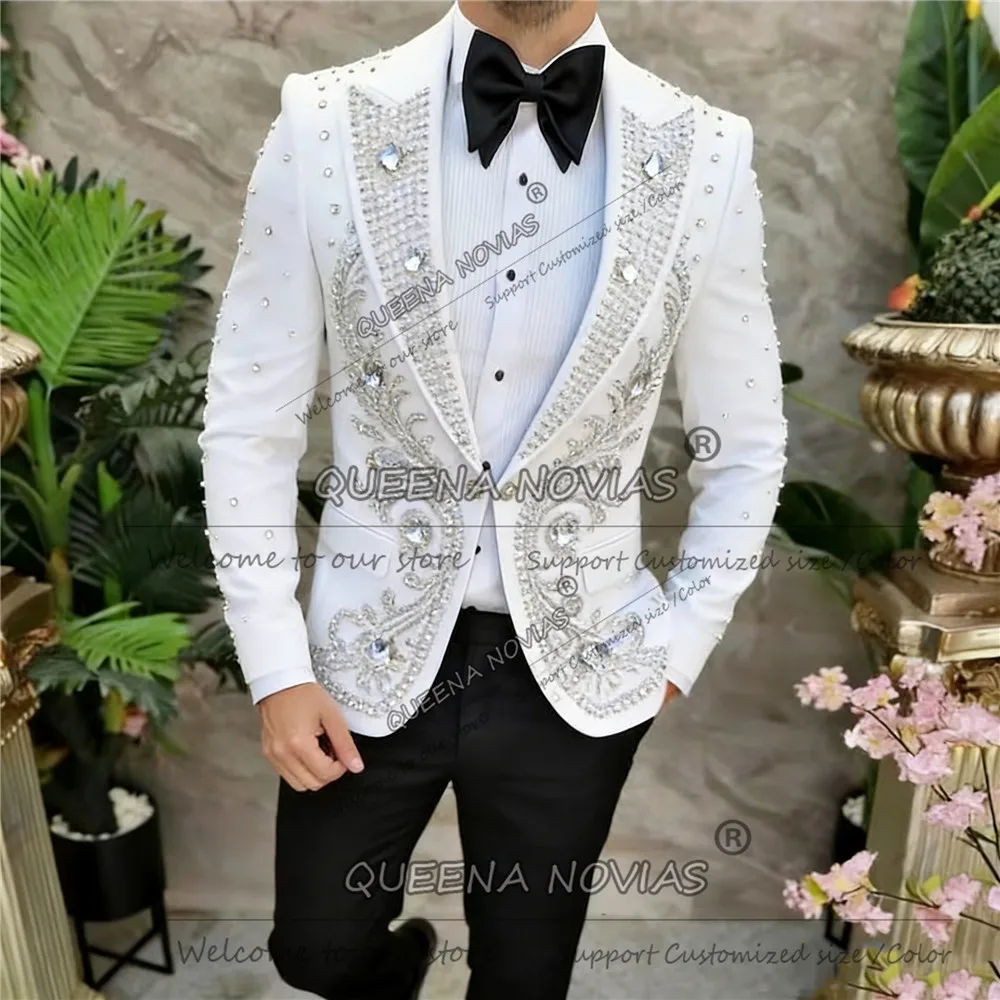 Роскошный костюм с бисером и камнями для мужчин, 2 предмета, смокинг для жениха, пиджак с шалевым лацканом, наряд для выпускного вечера, индивидуальный пошив, свадебный костюм для мужчин
Роскошный костюм с бисером и камнями для мужчин, 2 предмета, смокинг для жениха, пиджак с шалевым лацканом, наряд для выпускного вечера, индивидуальный пошив, свадебный костюм для мужчин
