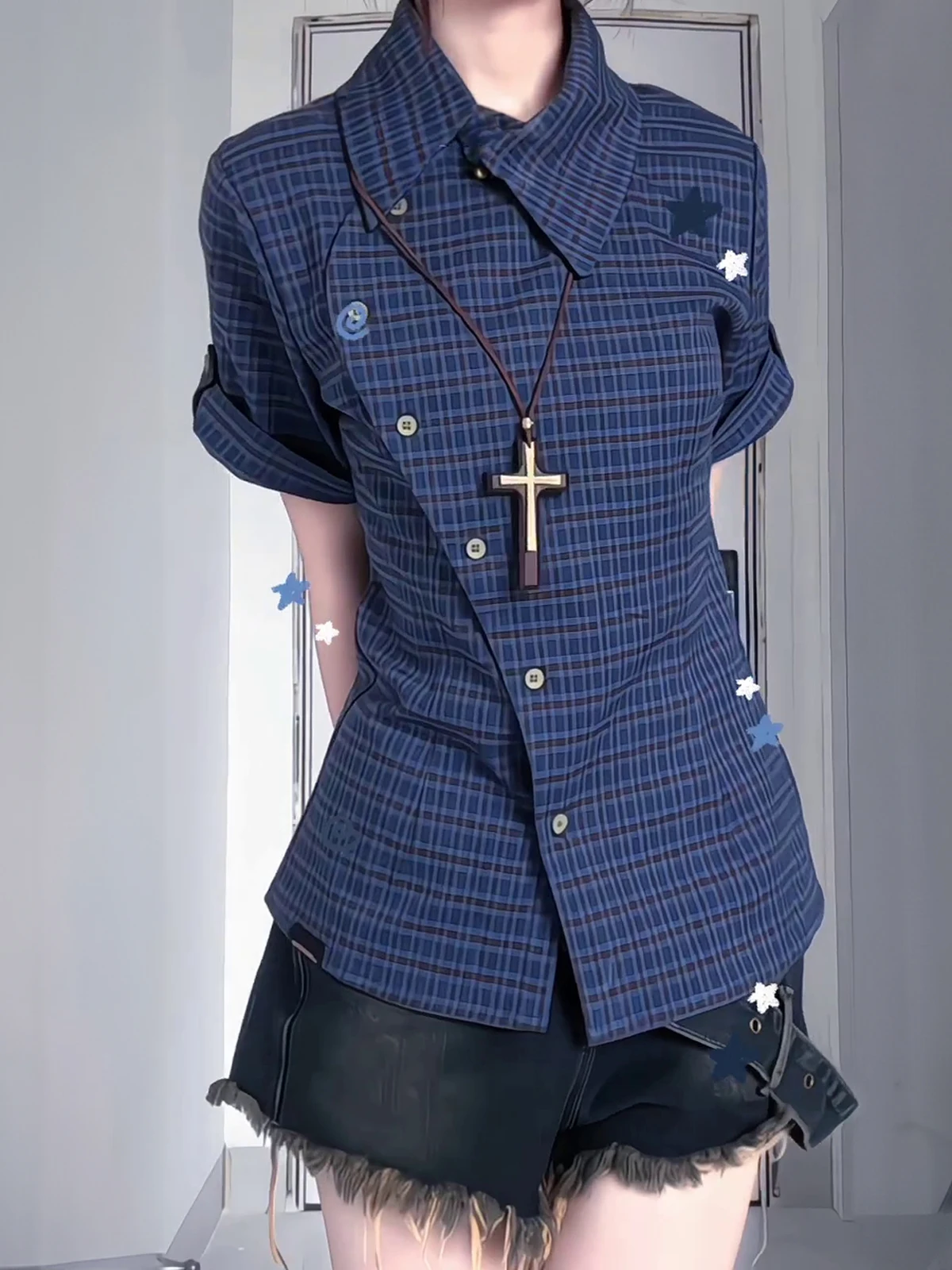 Blue Plaid Shirt Slimming Waist Short Sleeve Retro American Style Hot Girl Unusual Top Asymmetrical Shirt Women's Fashion
Blue Plaid Shirt Slimming Waist Short Sleeve Retro American Style Hot Girl Unusual Top Asymmetrical Shirt Women's Fashion