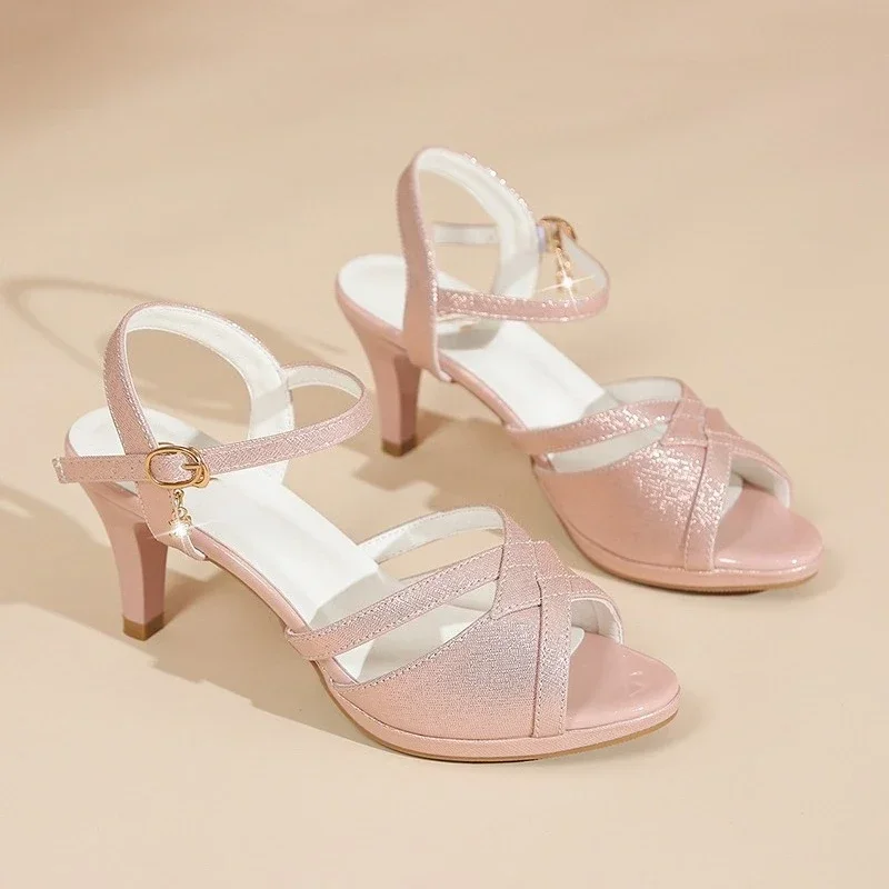 Summer New Open Toe Spliced One Strap Anti-Slip Wear-Resistant High Heels Summer New Round Toe Stiletto Sandals
Summer New Open Toe Spliced One Strap Anti-Slip Wear-Resistant High Heels Summer New Round Toe Stiletto Sandals