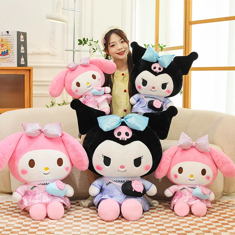 Новые плюшевые куклы Sanrio Kuromi My Melody Cinnamoroll Kawaii, мягкая подушка, аниме Kawaii, фигурка, мультяшный декор, детские игрушки, подарки
Новые плюшевые куклы Sanrio Kuromi My Melody Cinnamoroll Kawaii, мягкая подушка, аниме Kawaii, фигурка, мультяшный декор, детские игрушки, подарки