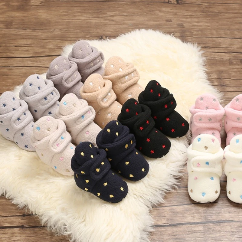 Winter Baby Cotton ShoeNew Retro Baby Flat Warm Shoe Cute Toddlers Learning Walk Non slip Velvet Boot Child Autumn Winter Boot
Winter Baby Cotton ShoeNew Retro Baby Flat Warm Shoe Cute Toddlers Learning Walk Non slip Velvet Boot Child Autumn Winter Boot