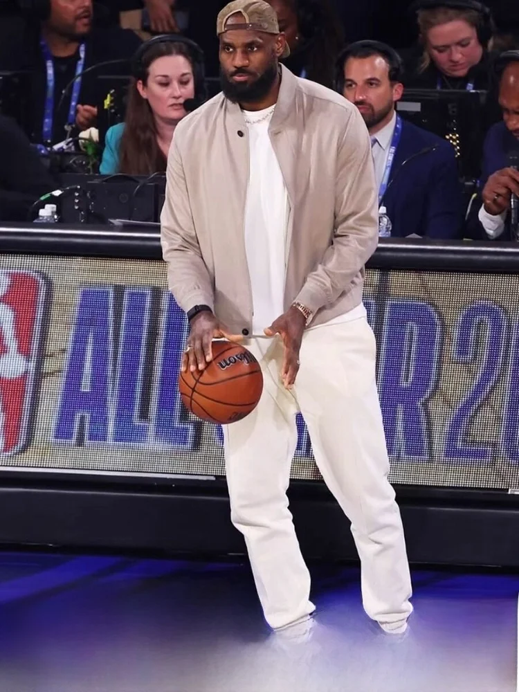 Итальянская роскошная шерстяная мужская куртка-пилот с воротником-бомбером, классическая повседневная модель премиум-класса, приталенный крой, на молнии
Итальянская роскошная шерстяная мужская куртка-пилот с воротником-бомбером, классическая повседневная модель премиум-класса, приталенный крой, на молнии