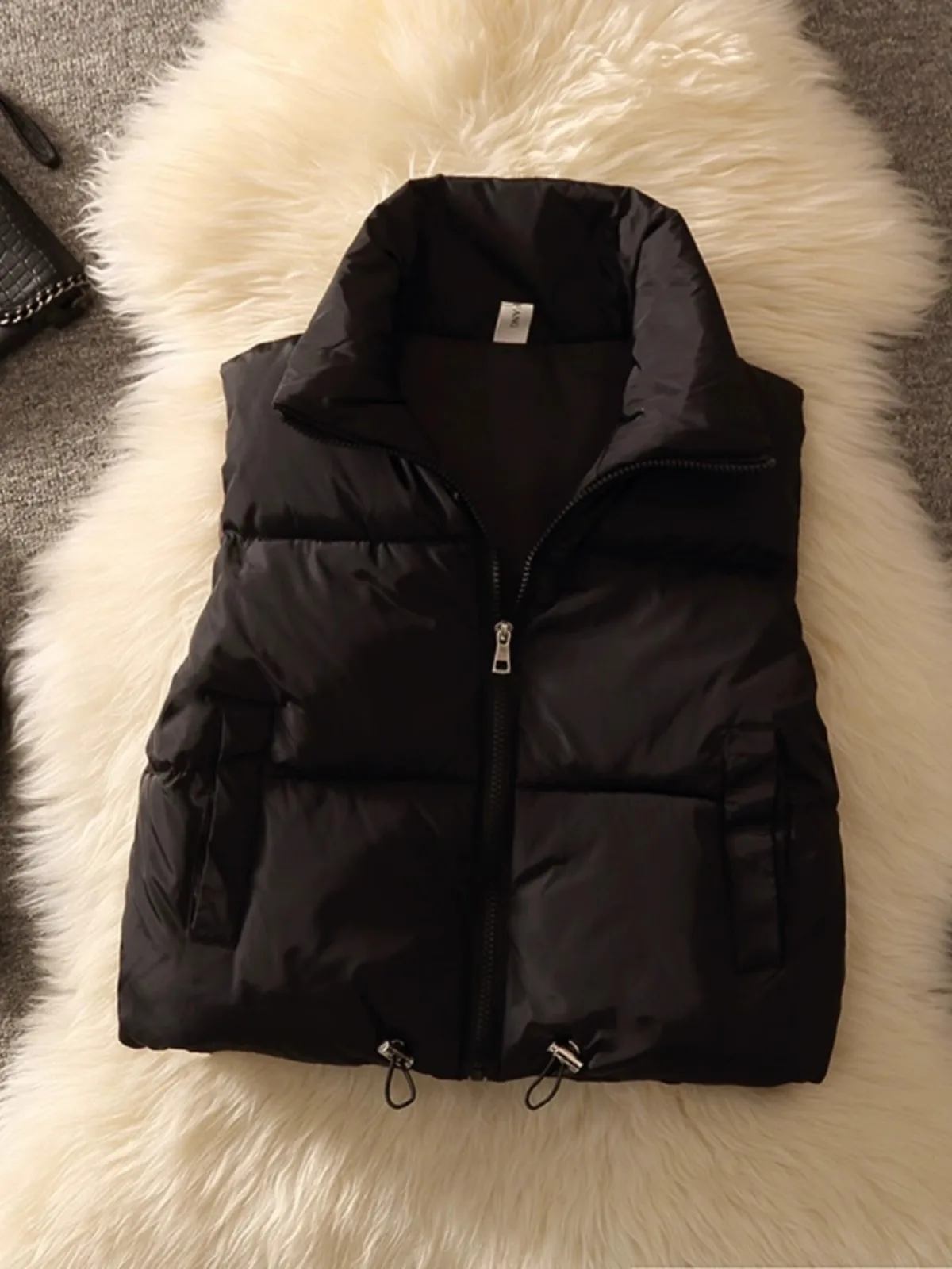 Women's Short Cotton down Vest Winter Outerwear Sleeveless Jacket Small Size Polyester Fabric Commute Style Pure Color
Women's Short Cotton down Vest Winter Outerwear Sleeveless Jacket Small Size Polyester Fabric Commute Style Pure Color