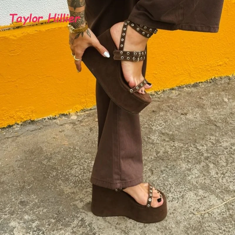 Platform Wedge Eyelet Embellished Sandals Women Chic Suede Open Toe Ankle Buckle Strap Heel Ladies Classy Summer Party Shoes
Platform Wedge Eyelet Embellished Sandals Women Chic Suede Open Toe Ankle Buckle Strap Heel Ladies Classy Summer Party Shoes