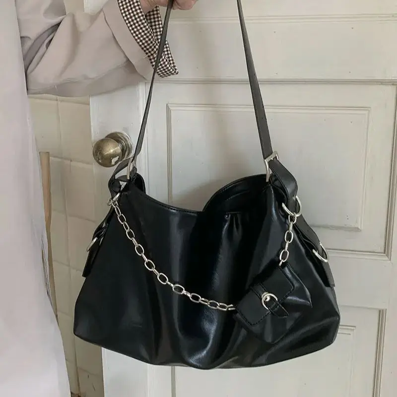 2024 Spring/Summer New Simple Underarm Bag Large Capacity Casual Versatile Fashion Earphone Bag Commuter Bag
2024 Spring/Summer New Simple Underarm Bag Large Capacity Casual Versatile Fashion Earphone Bag Commuter Bag