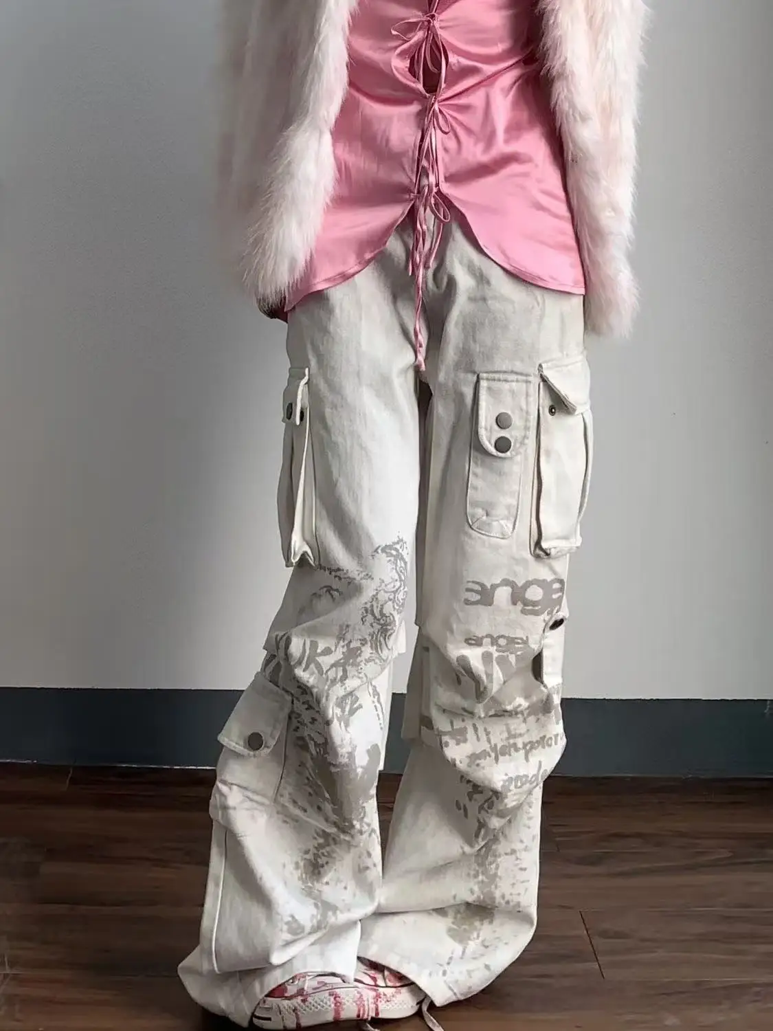 Women's Cargo Jean Designer Baggy Denim Pants Abi Y2K Japanese Harajuku Wide Fit American Retro Punk Streetwear Long Trousers
Women's Cargo Jean Designer Baggy Denim Pants Abi Y2K Japanese Harajuku Wide Fit American Retro Punk Streetwear Long Trousers