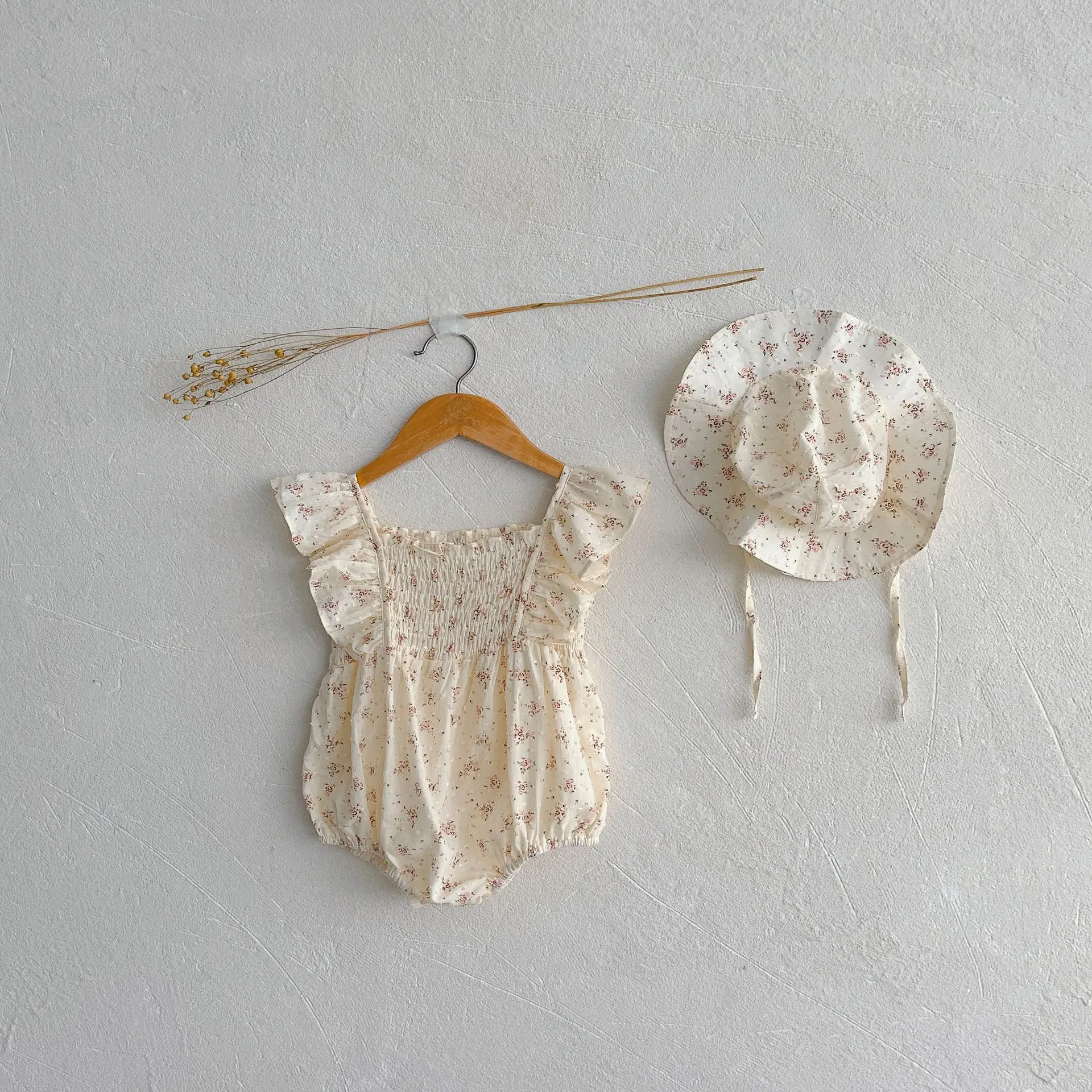 2026 Summer New Baby Girl Flying Sleeve Floral Bodysuit Cotton Newborn Infant Sweet Princess Jumpsuit Toddler Clothes 0-24M
2026 Summer New Baby Girl Flying Sleeve Floral Bodysuit Cotton Newborn Infant Sweet Princess Jumpsuit Toddler Clothes 0-24M