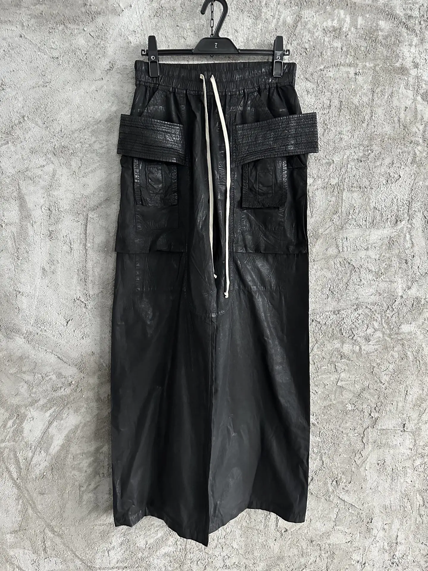 Owen Seak Men Oil wax Denim Jeans Classic Gothic Men's Coated Casual High Street Straight Hip Hop Women Solid Jeans Loose Pants
Owen Seak Men Oil wax Denim Jeans Classic Gothic Men's Coated Casual High Street Straight Hip Hop Women Solid Jeans Loose Pants