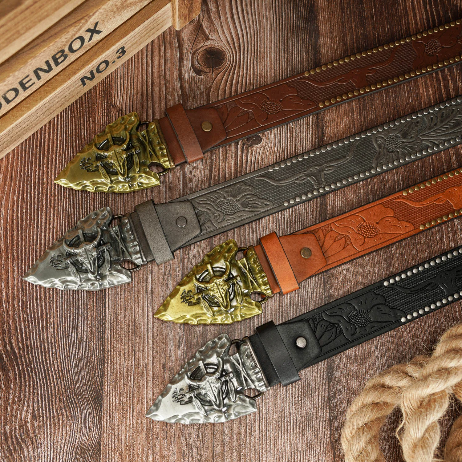 Рыбная пряжка с заостренным рогом в форме быка в стиле ретро и модный ремень с тиснением из искусственной кожи с заклепками
Рыбная пряжка с заостренным рогом в форме быка в стиле ретро и модный ремень с тиснением из искусственной кожи с заклепками