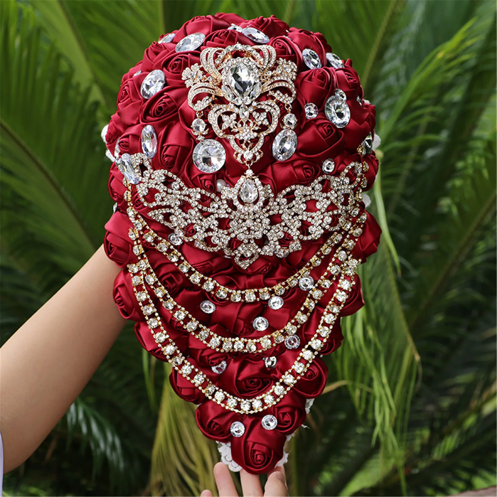 Golden Luxury Rhinestone Tassels Bouquet Handmade Waterfall Bride Bridesmaids Holding Flowers Wedding Church Decoration Bouquet
Golden Luxury Rhinestone Tassels Bouquet Handmade Waterfall Bride Bridesmaids Holding Flowers Wedding Church Decoration Bouquet