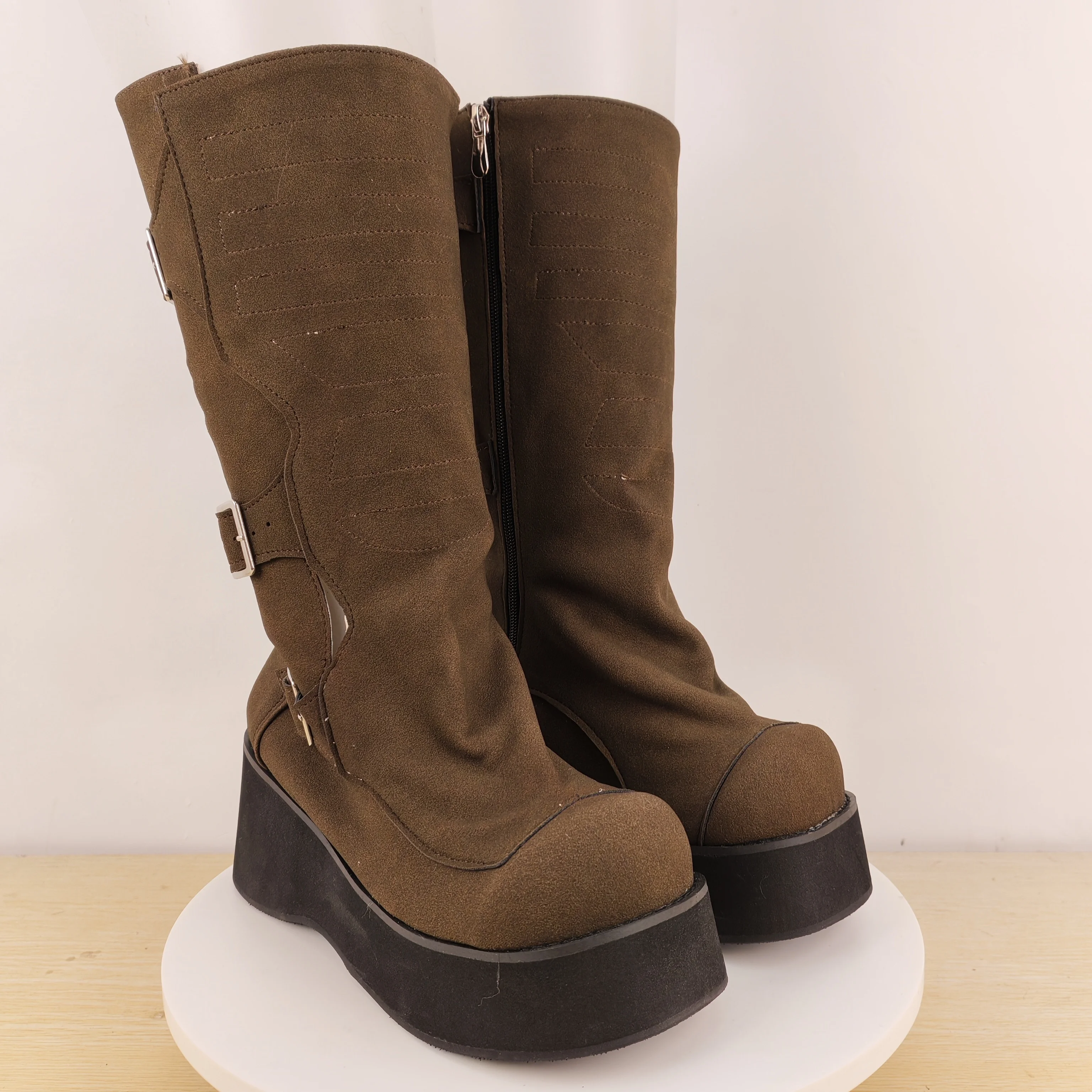 Women's Brown Fabric Knee-High Boots Multiple Buckle Details Platform Sole Edgy Casual for Autumn/winter Daily Bold Fashion Look
Women's Brown Fabric Knee-High Boots Multiple Buckle Details Platform Sole Edgy Casual for Autumn/winter Daily Bold Fashion Look