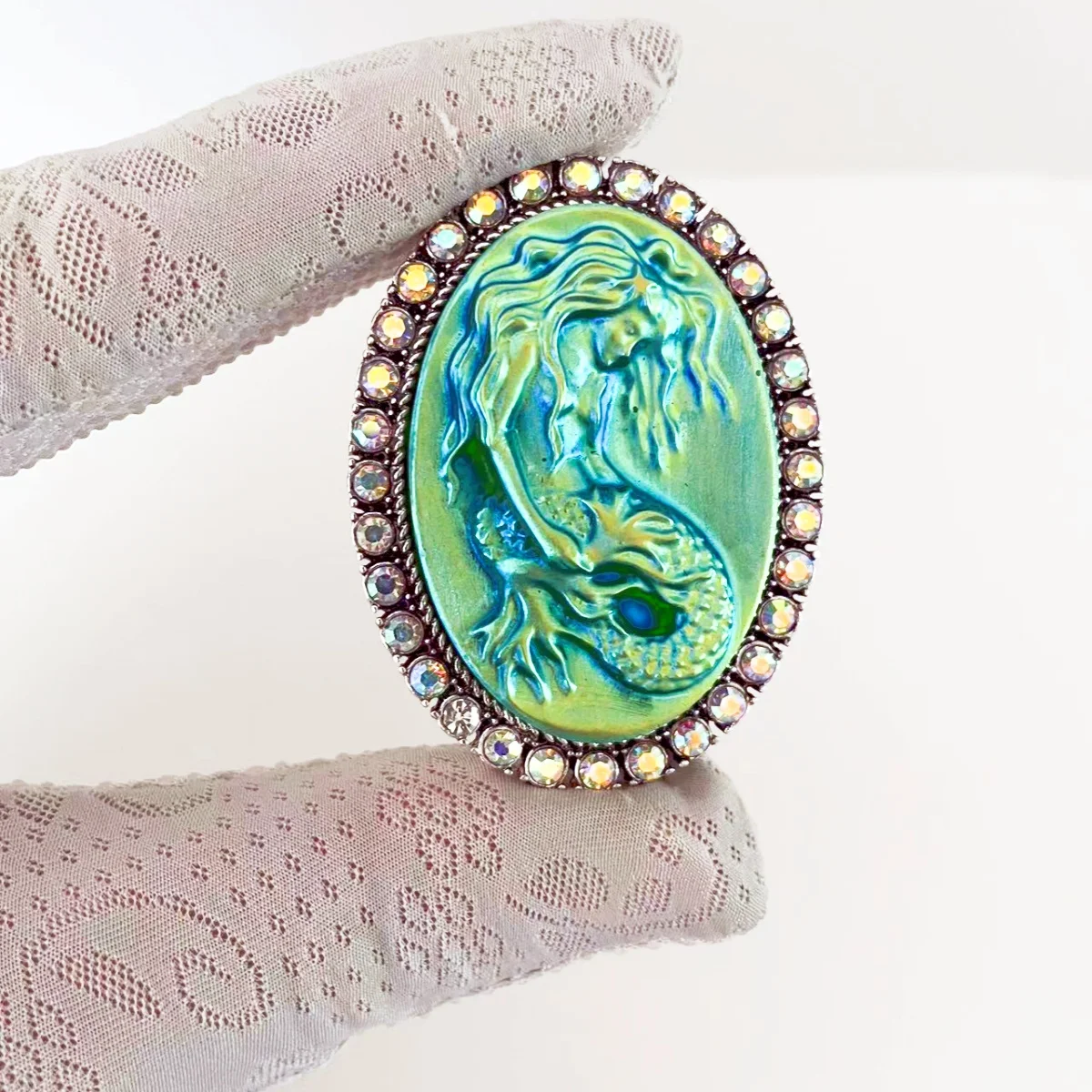 MITTO FASHION JEWELRIES AND HIGH-END ACCESSORIES RHINESTONES PAVED MERMAID VINTAGE PIN WOMEN DRESS BROOCH
MITTO FASHION JEWELRIES AND HIGH-END ACCESSORIES RHINESTONES PAVED MERMAID VINTAGE PIN WOMEN DRESS BROOCH