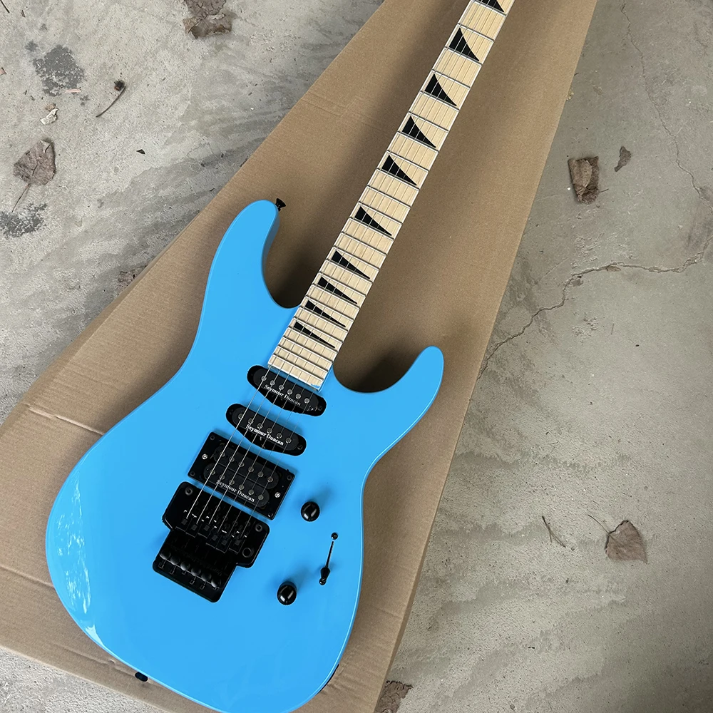 Синяя электрогитара Floyd J с 6 струнами и грифом из палисандра
Синяя электрогитара Floyd J с 6 струнами и грифом из палисандра