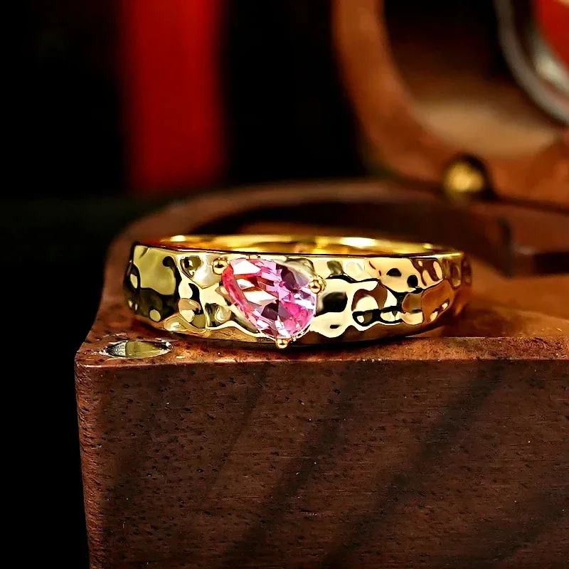 New pink artificial sapphire ring with droplet shaped 925 silver gold-plated water wave texture, niche retro style wedding gift
New pink artificial sapphire ring with droplet shaped 925 silver gold-plated water wave texture, niche retro style wedding gift