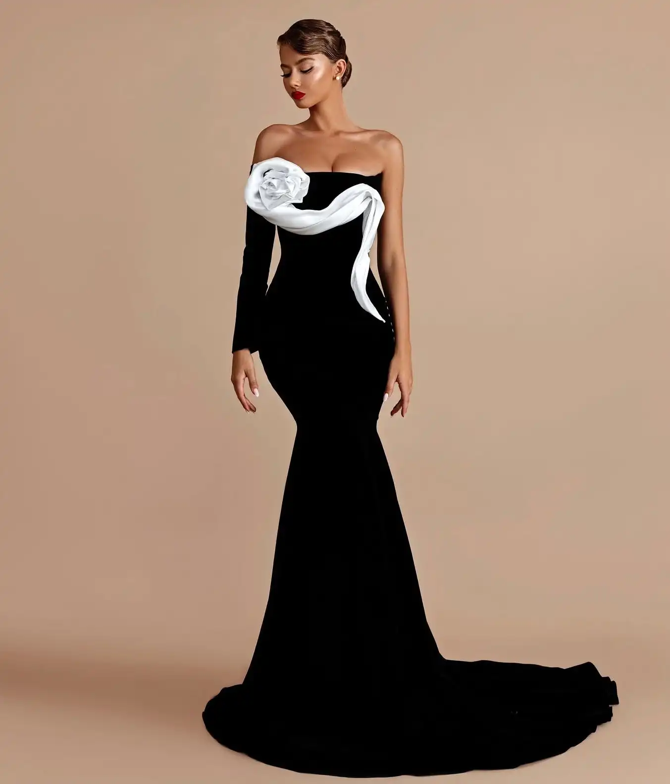 Customized Temperament Jersey Mermaid One Shoulder Evening Dresses Strapless Long Sleeves Panel Train Black Bridal Par
Customized Temperament Jersey Mermaid One Shoulder Evening Dresses Strapless Long Sleeves Panel Train Black Bridal Par