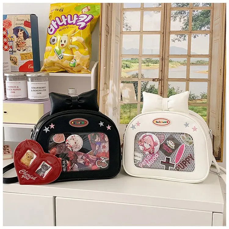 Рюкзак для студентов колледжа 2025 года с аппетитом и бантом, японский стиль, милая сумка для взрослых в стиле аниме, большая вместительная школьная сумка из искусственной кожи
Рюкзак для студентов колледжа 2025 года с аппетитом и бантом, японский стиль, милая сумка для взрослых в стиле аниме, большая вместительная школьная сумка из искусственной кожи