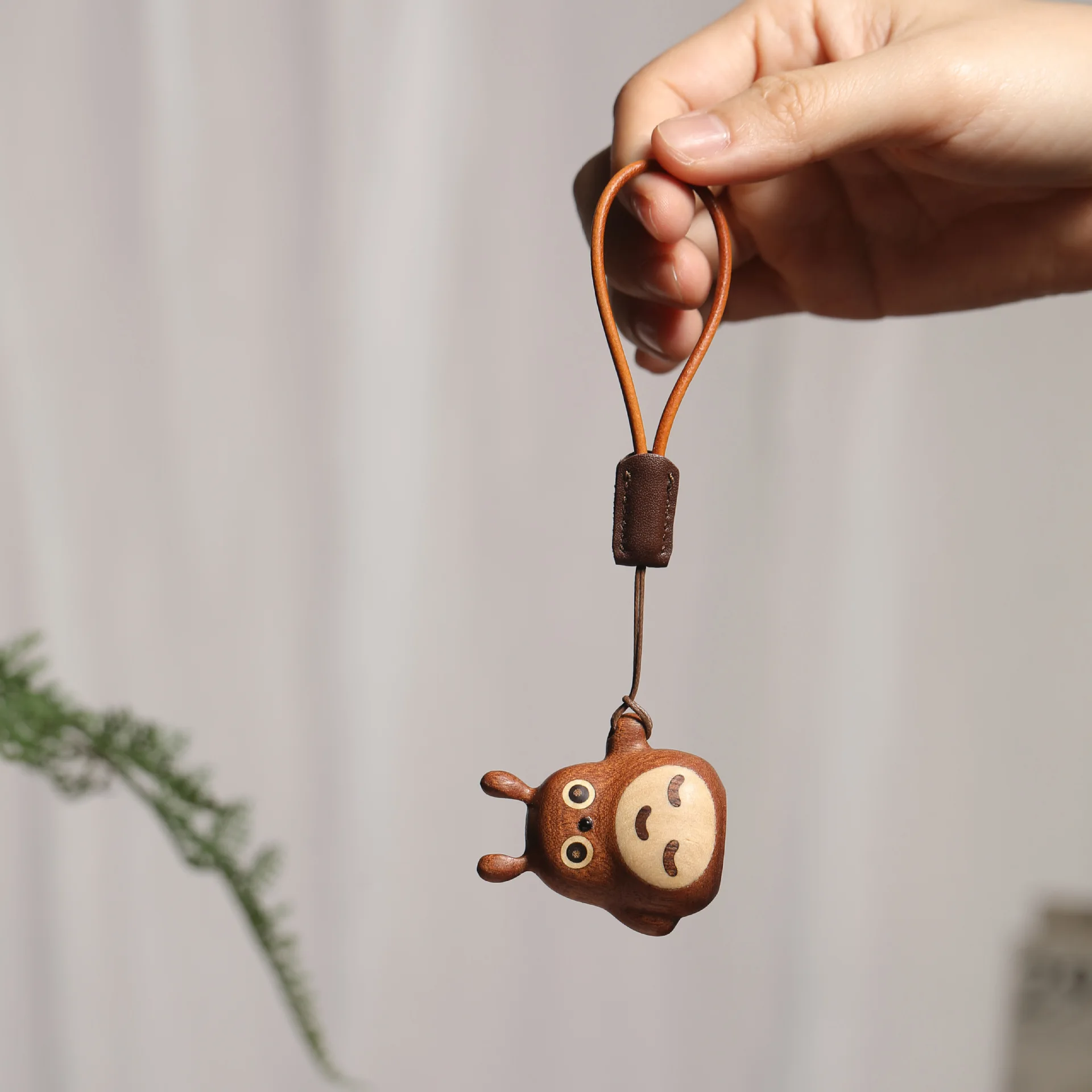 Ebony Carving Mini Totoro Figures Pendant Office Desk Accessories Creative Solid Wood Splicing Cat Gift DIY Keychain Bag Pendant
Ebony Carving Mini Totoro Figures Pendant Office Desk Accessories Creative Solid Wood Splicing Cat Gift DIY Keychain Bag Pendant