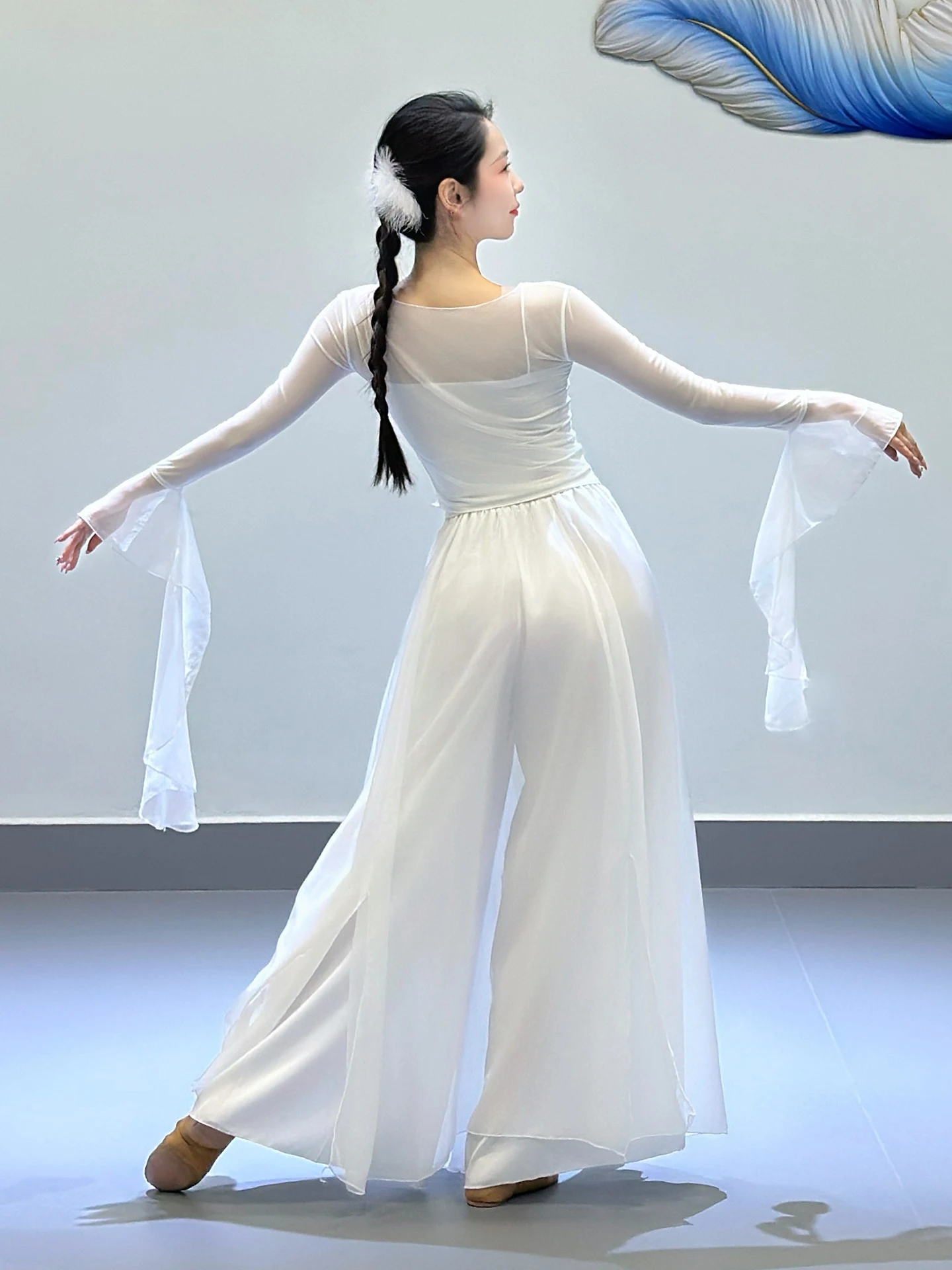 Classical Dancing Dress Body Charm Exercise Clothing Fairy White Gauze Clothes Chinese Classic Dance Costume Suit Shapewear
Classical Dancing Dress Body Charm Exercise Clothing Fairy White Gauze Clothes Chinese Classic Dance Costume Suit Shapewear