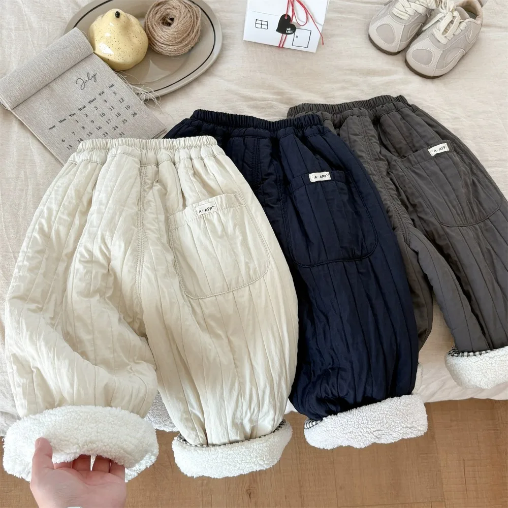 Lamb wool pants for babies, thickened one-piece fleece straight-leg pants, warm winter trousers for boys, trendy for outer wear
Lamb wool pants for babies, thickened one-piece fleece straight-leg pants, warm winter trousers for boys, trendy for outer wear