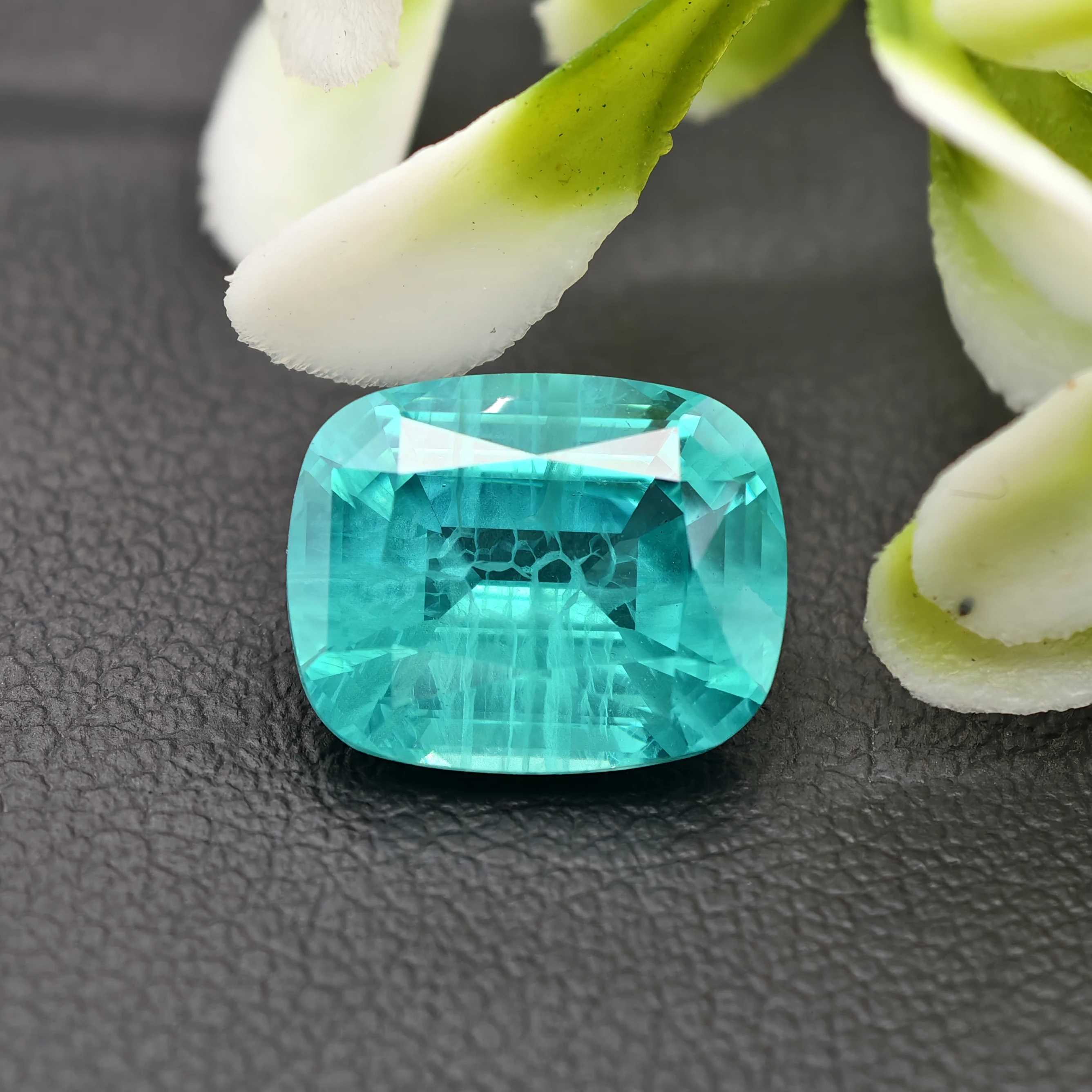 Paraiba Color Crushed Ice Cotton Special Style L-cushion Cut Yttrium Aluminium Garnet YAG Loose Gemstones for Making Jewelry DIY
Paraiba Color Crushed Ice Cotton Special Style L-cushion Cut Yttrium Aluminium Garnet YAG Loose Gemstones for Making Jewelry DIY