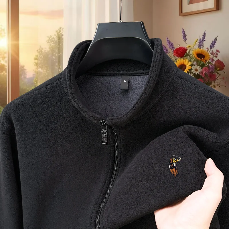 Модный осенне-зимний новый бархатный теплый кардиган на молнии, высококачественная мужская изысканная удобная куртка с вышивкой пони, пальто
Модный осенне-зимний новый бархатный теплый кардиган на молнии, высококачественная мужская изысканная удобная куртка с вышивкой пони, пальто