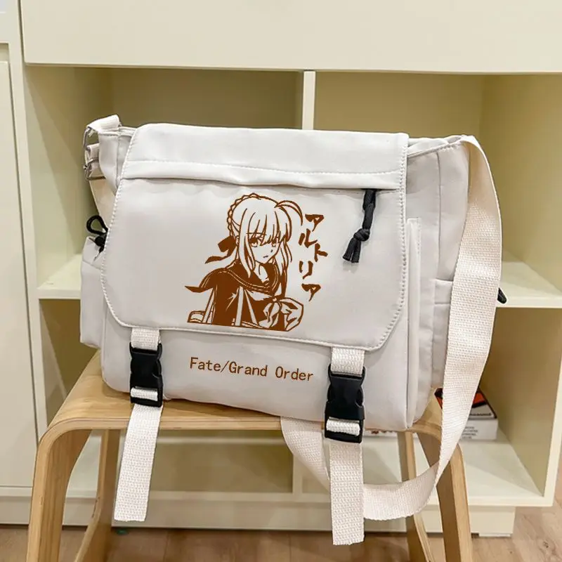 Fate Game аниме Saber Altria Pendragon большая вместительная сумка через плечо на одно плечо студенческие канцелярские сумки подарок на день рождения для подростков 
Fate Game аниме Saber Altria Pendragon большая вместительная сумка через плечо на одно плечо студенческие канцелярские сумки подарок на день рождения для подростков