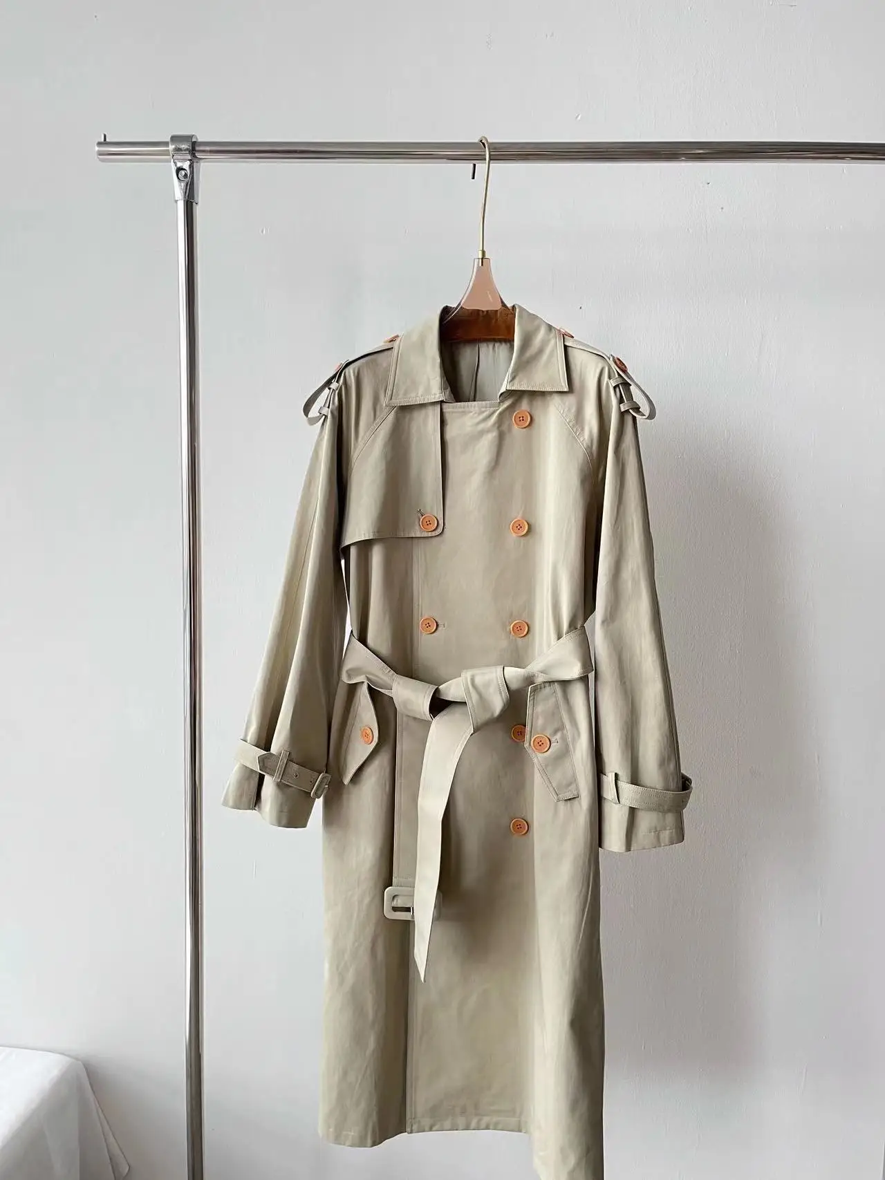 THE R** Autumn/Winter New Scandinavian Style Classic Basic Trench Coat Women's Flat Pocket Buckle Strap Coat Jacket
THE R** Autumn/Winter New Scandinavian Style Classic Basic Trench Coat Women's Flat Pocket Buckle Strap Coat Jacket