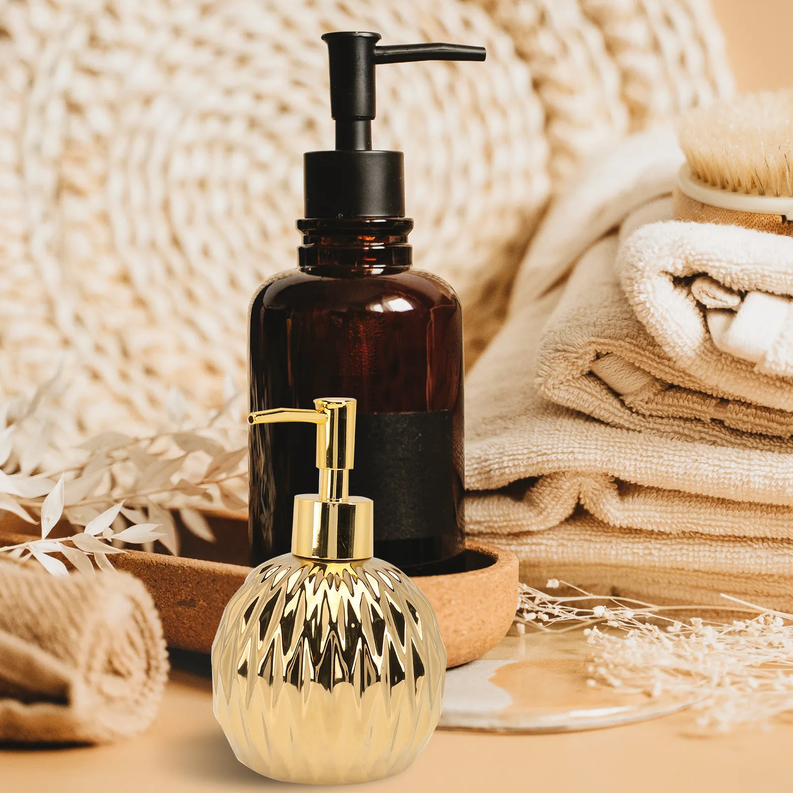 1Pcs Gold Tone Ceramic Pump Bottle Tight Seal Leak Proof Lightweight Travel Shower Gel Bottle Household Bathroom Hotel Toiletry
1Pcs Gold Tone Ceramic Pump Bottle Tight Seal Leak Proof Lightweight Travel Shower Gel Bottle Household Bathroom Hotel Toiletry