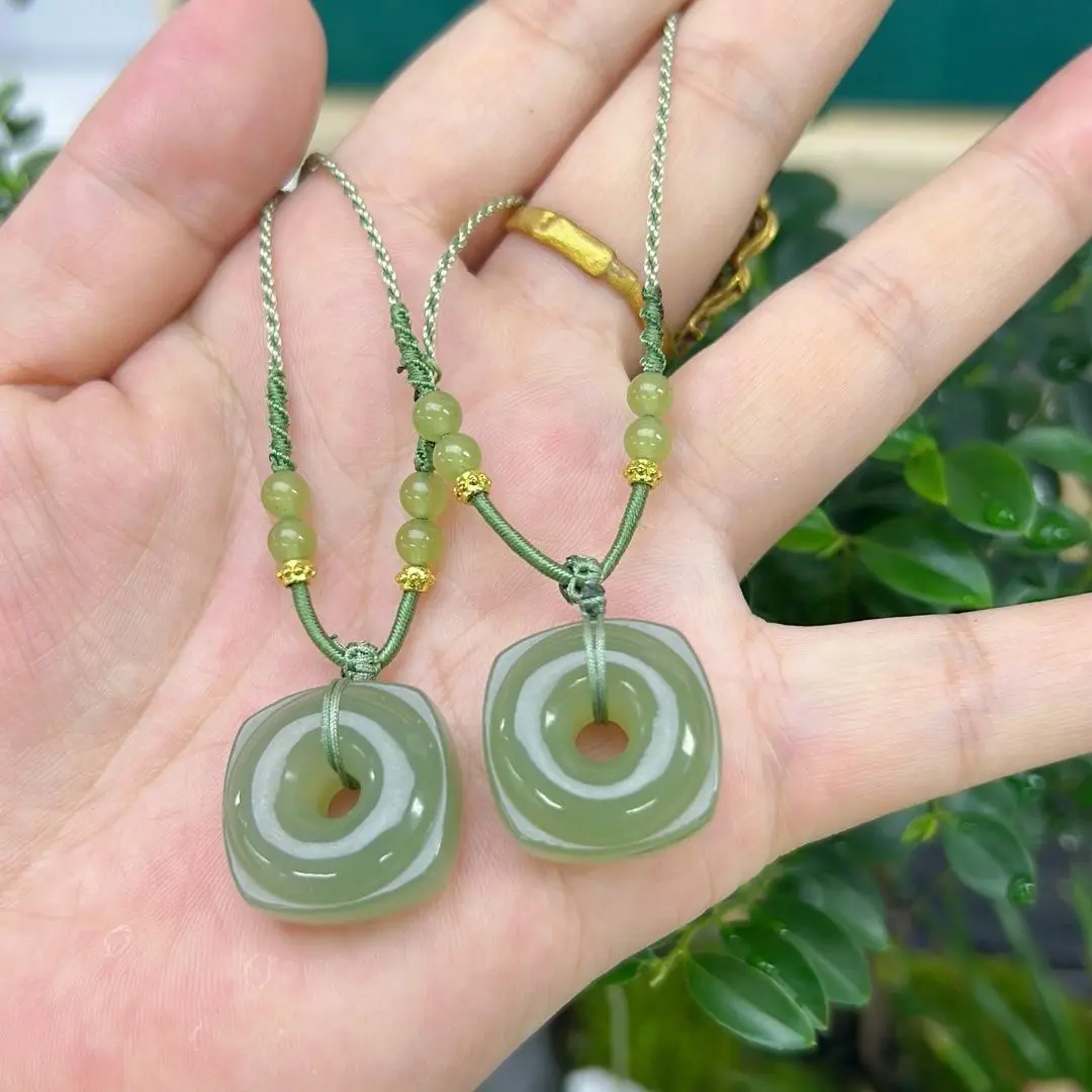 Natural Hetian jade square buckle pendant for men and women, clear water jasper safety buckle pendant, genuine with certificate.
Natural Hetian jade square buckle pendant for men and women, clear water jasper safety buckle pendant, genuine with certificate.