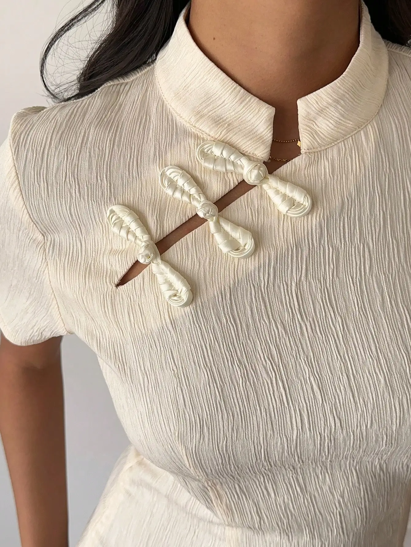 Chinese Style Button Collar Short Sleeve Waist Cinched Women Shirt Spring Summer
Chinese Style Button Collar Short Sleeve Waist Cinched Women Shirt Spring Summer