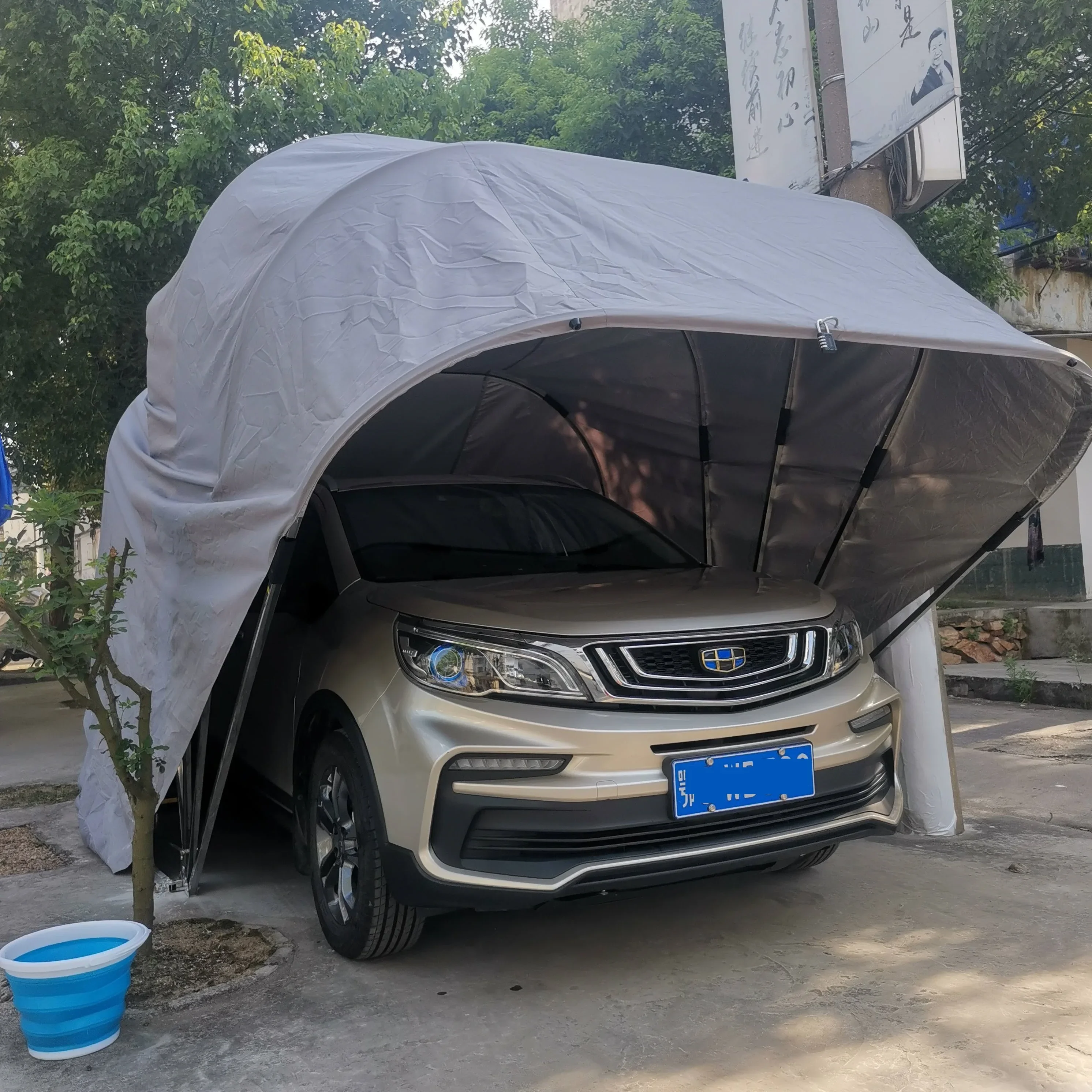 Outdoor WaterProof Foldable double layer Tailgate Canopy Garage Camper car awning rear tent
Outdoor WaterProof Foldable double layer Tailgate Canopy Garage Camper car awning rear tent